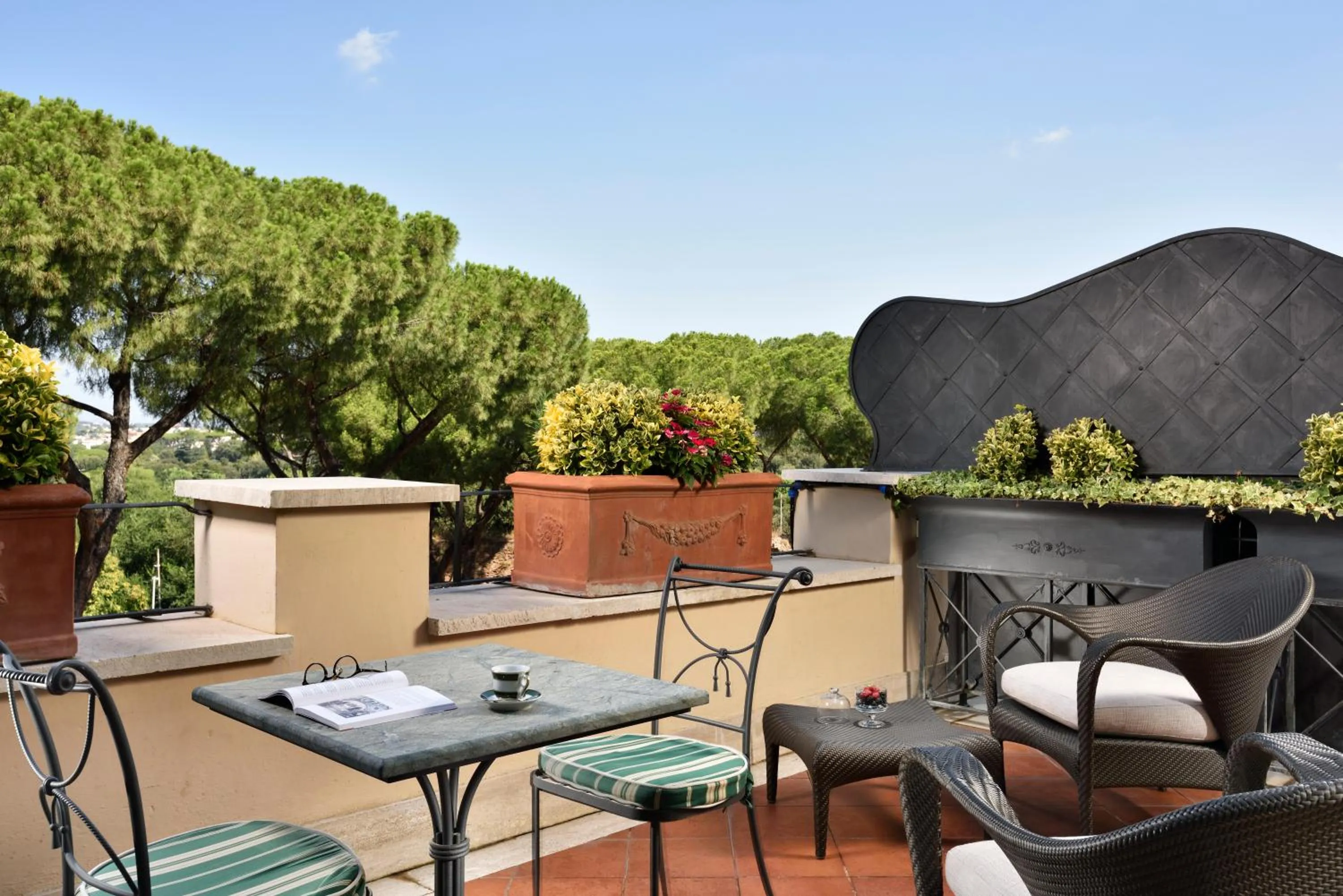 Day in Hotel Splendide Royal - The Leading Hotels of the World