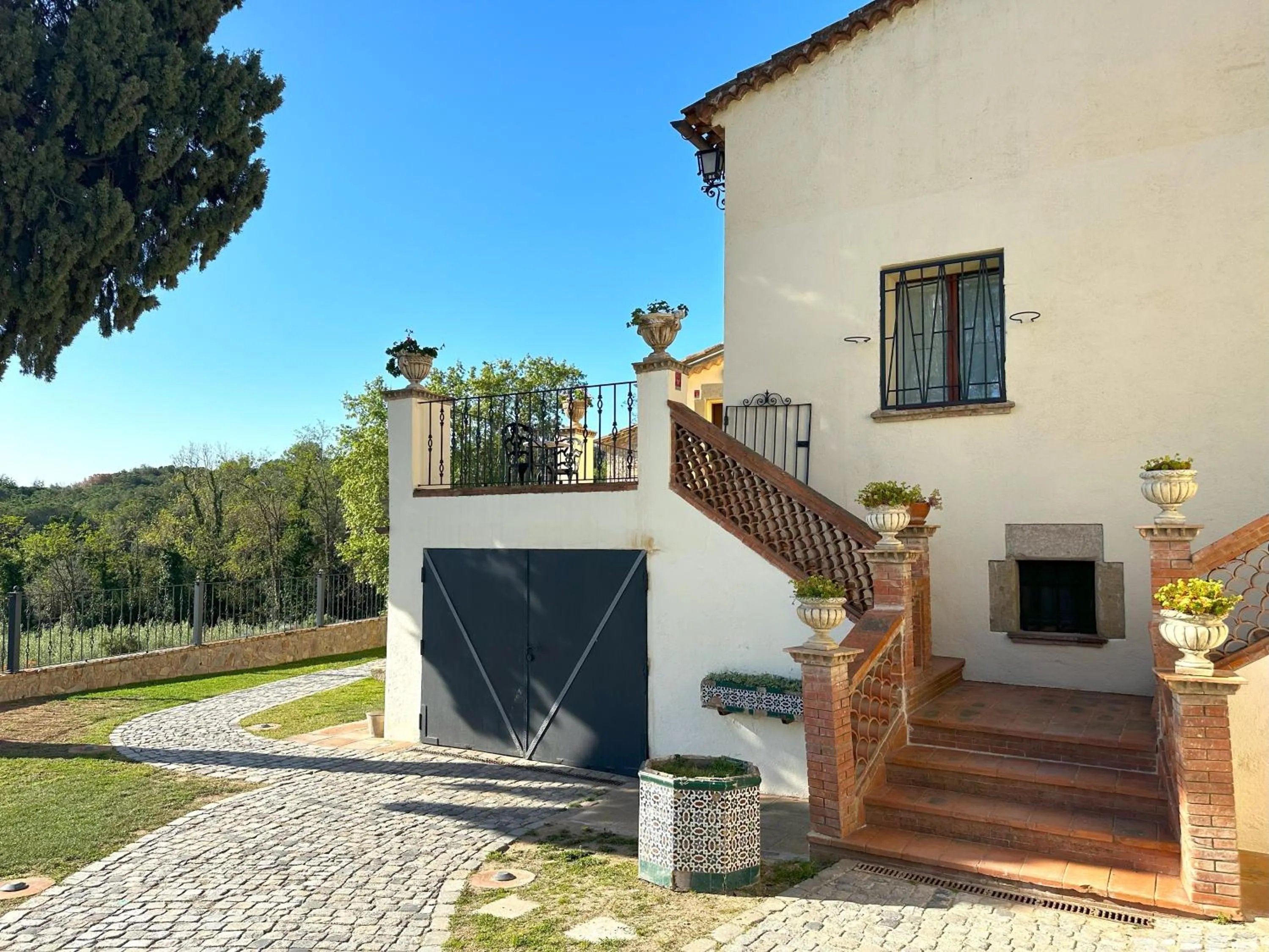 Property building in Masia Can Viver - Olive oil tourism B&B