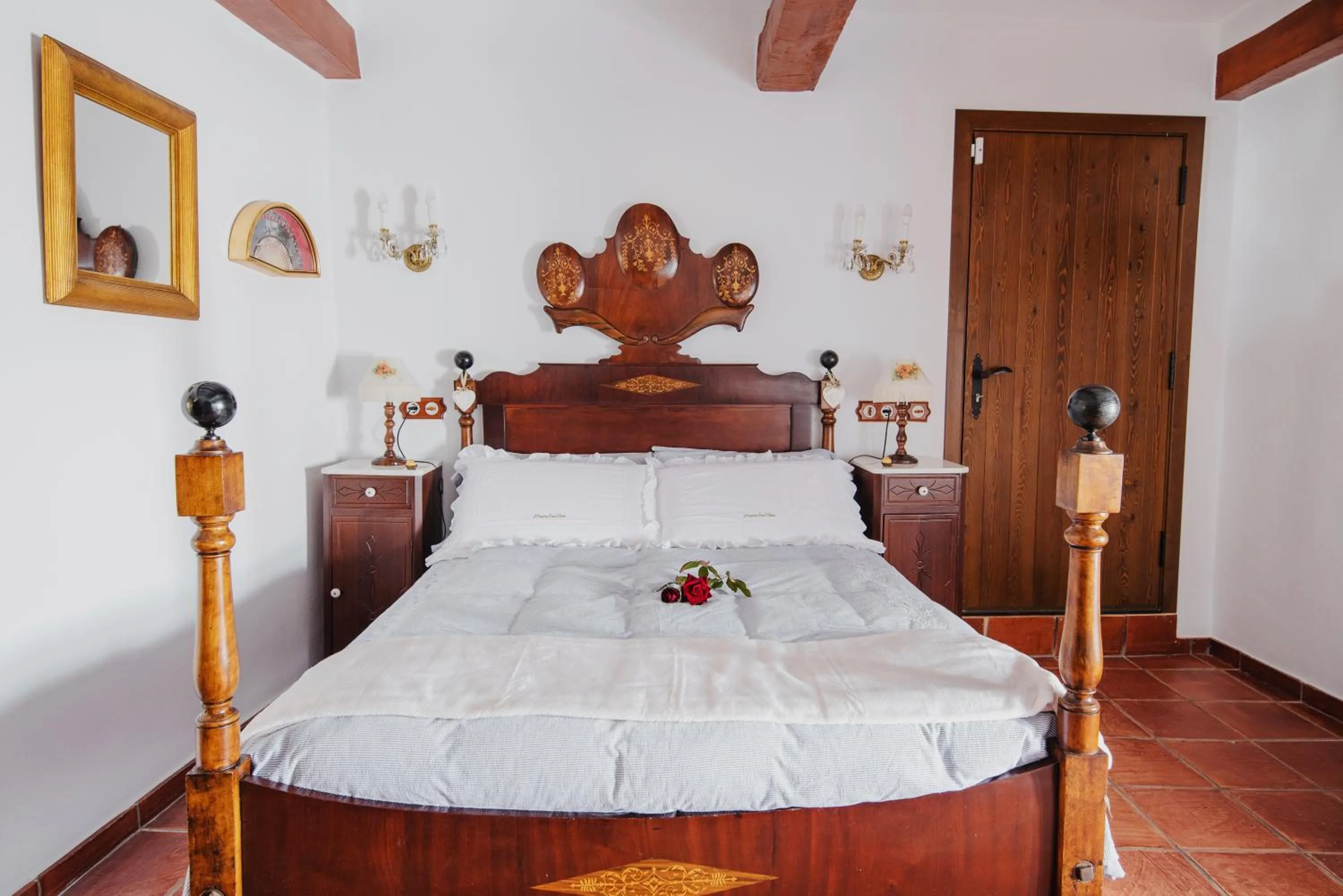 Bedroom, Bed in Masia Can Viver - Olive oil tourism B&B