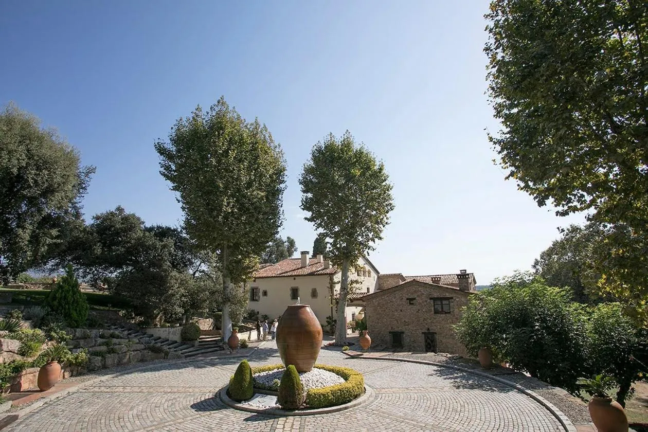 Property building in Masia Can Viver - Olive oil tourism B&B