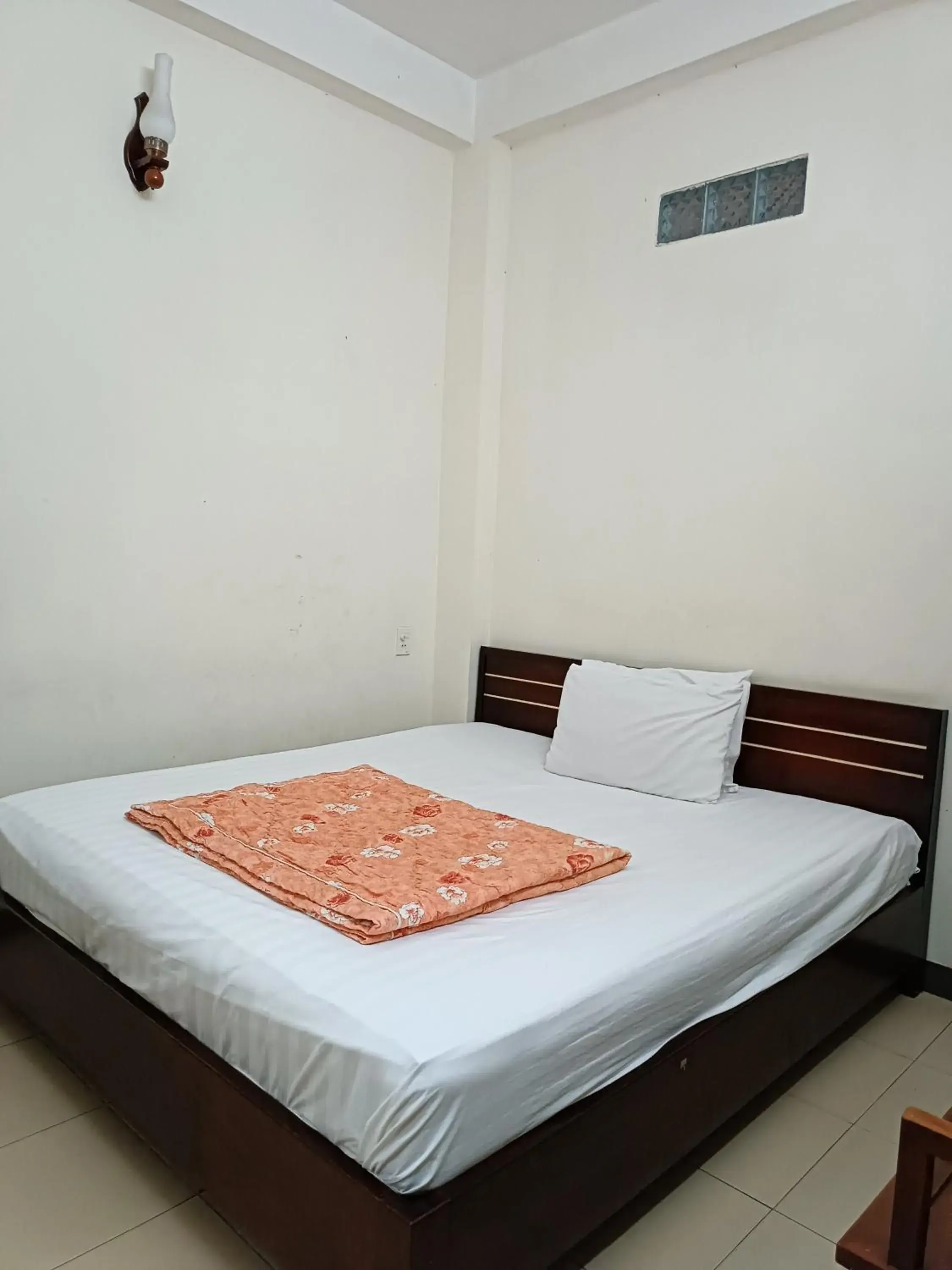 Standard Double Room in OYO 1171 Tay Hai Hotel Standard Double Room in OYO 1171 Tay Hai Hotel