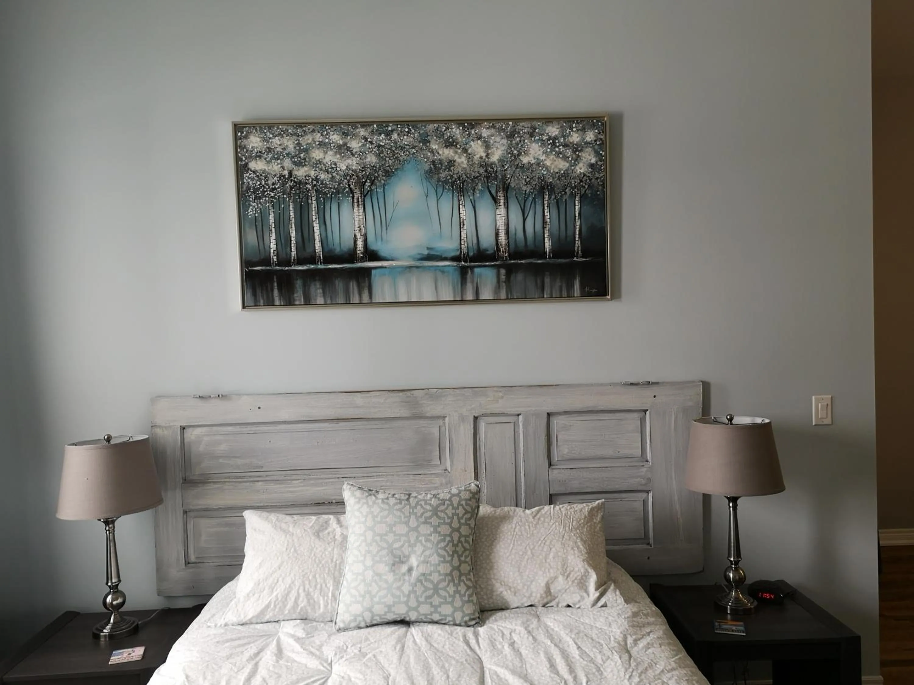 Bed in Canalside Restaurant & Inn