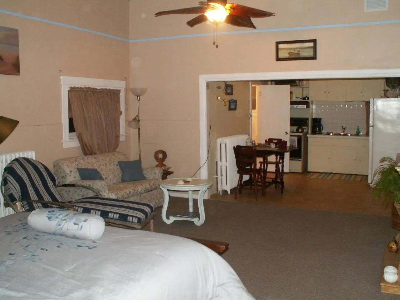 Kitchen or kitchenette in Canalside Restaurant & Inn