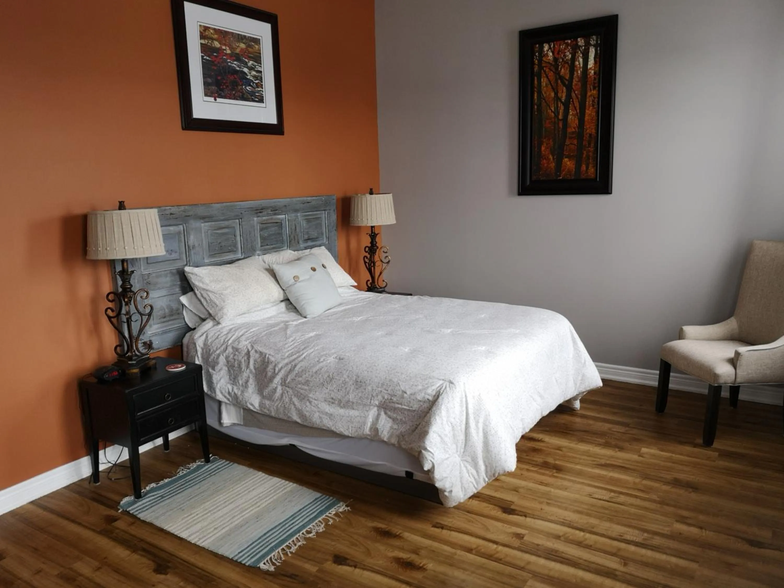 Bedroom, Bed in Canalside Restaurant & Inn