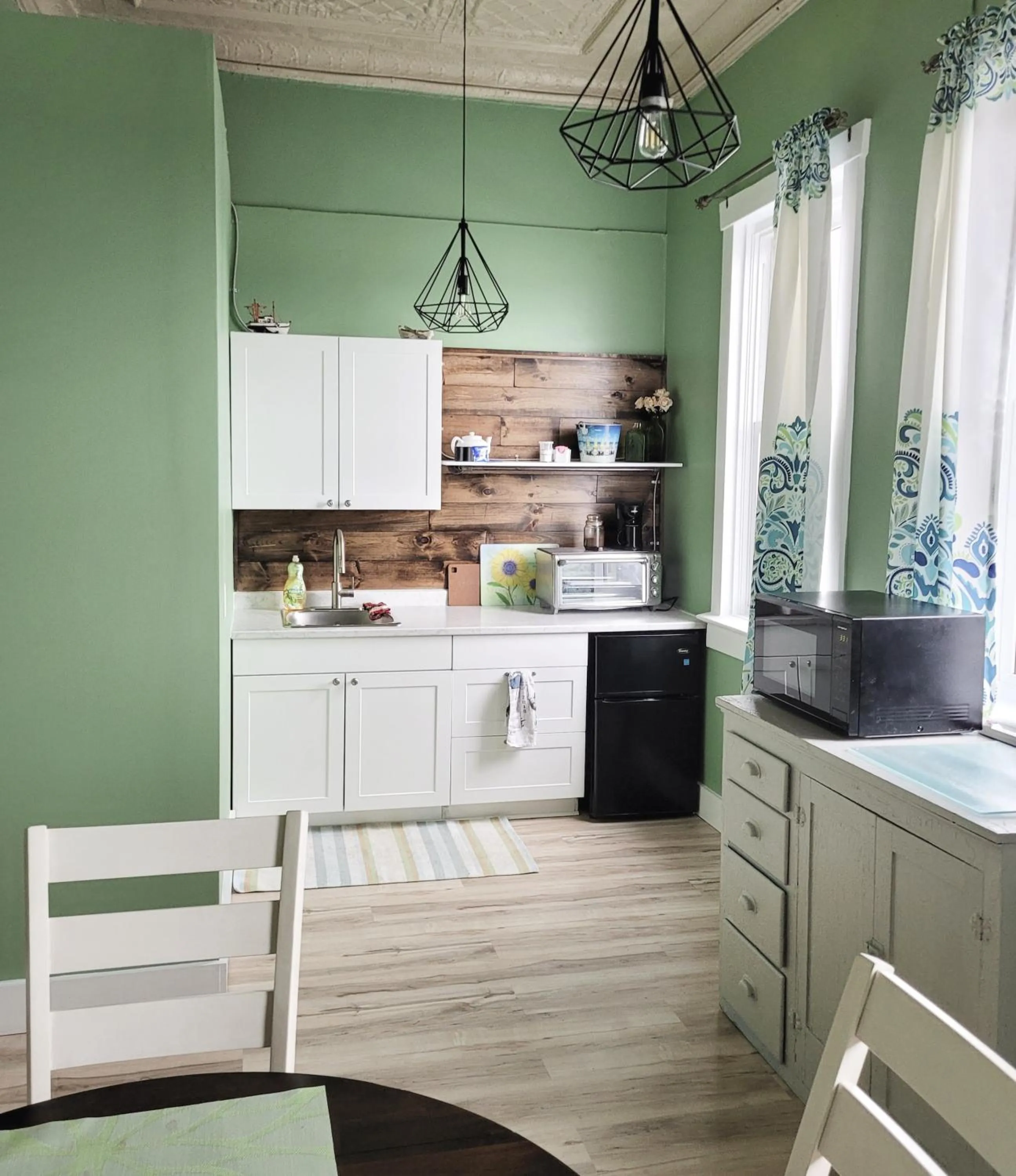 Kitchen or kitchenette in Canalside Restaurant & Inn