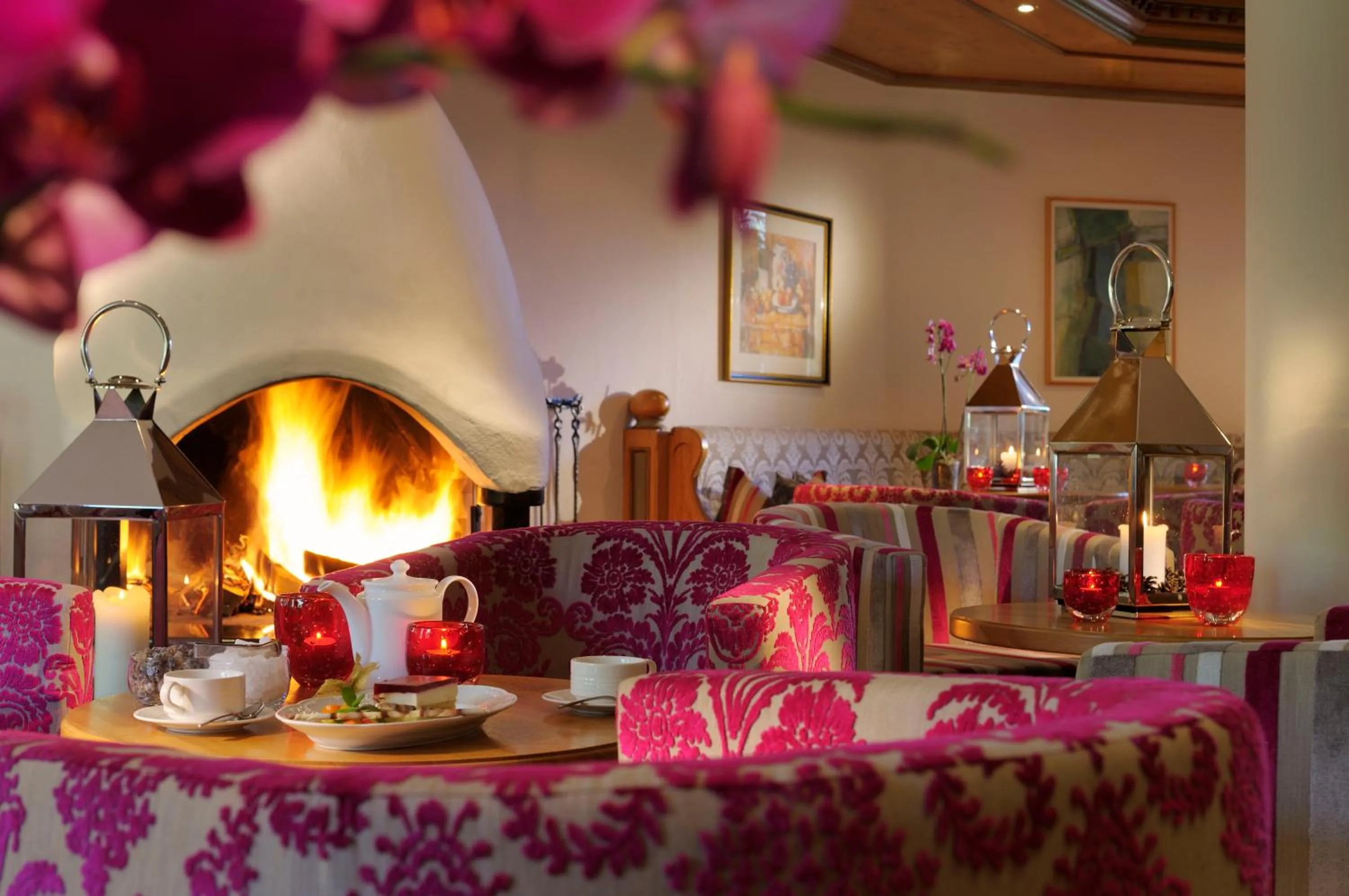 Lounge or bar in Defereggental Hotel & Resort