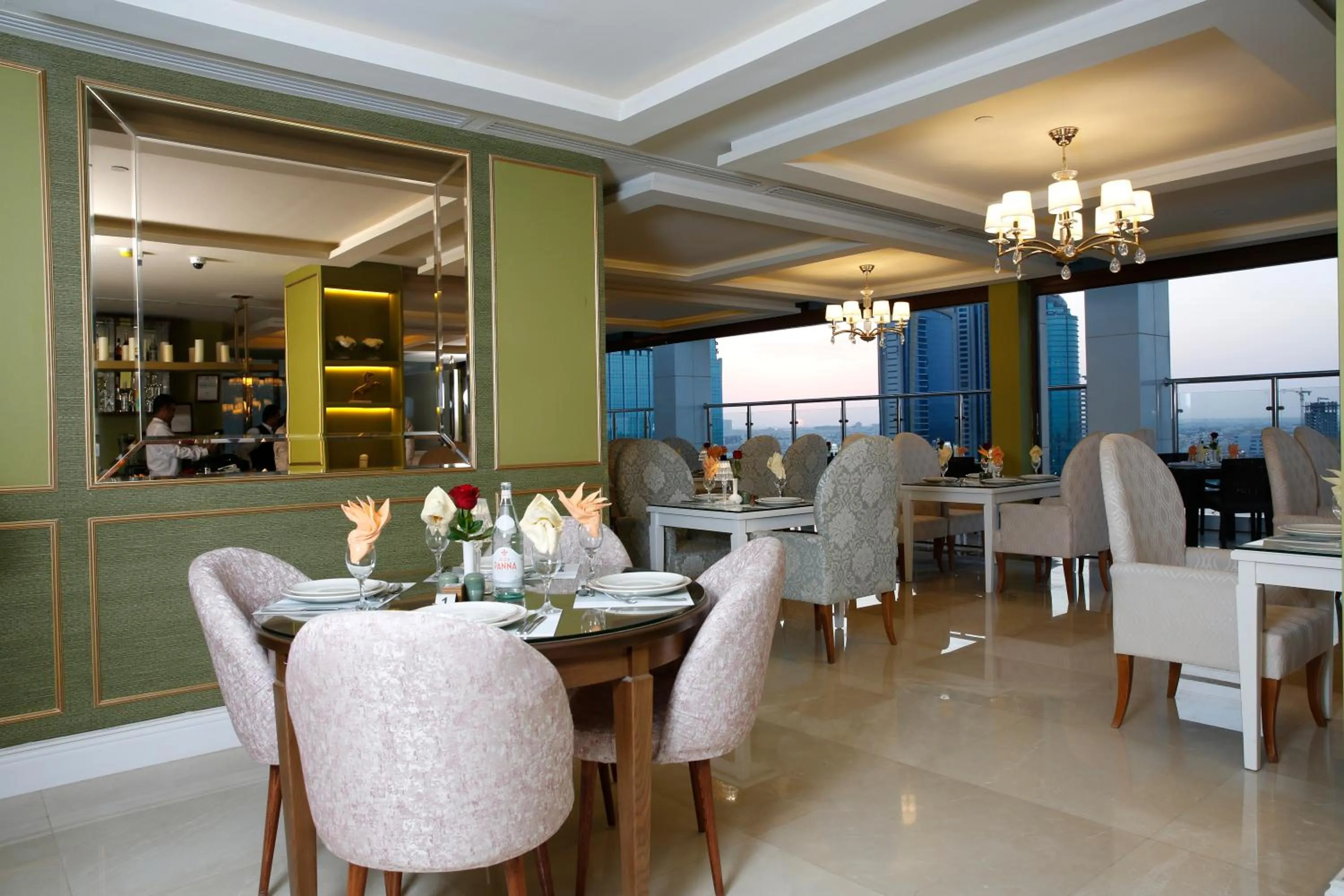 Restaurant/places to eat in Cantonal Hotel by Warwick