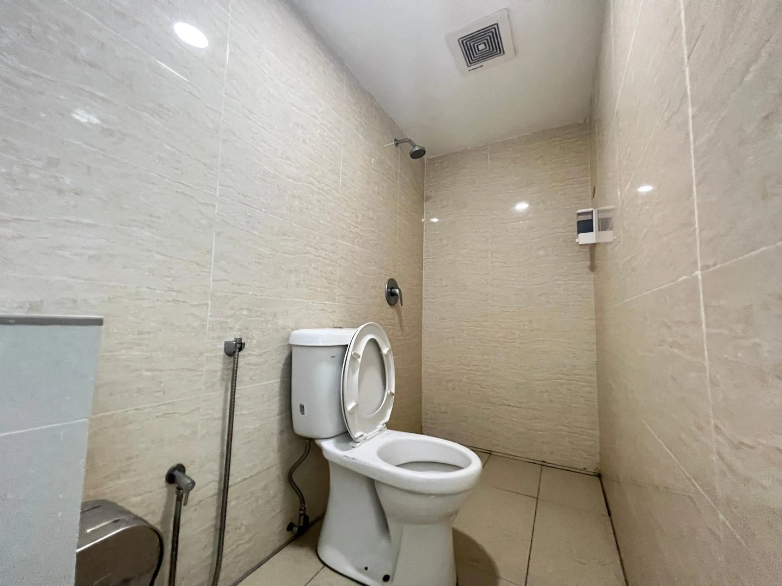 Bathroom in Stutong Point managed by SECOM