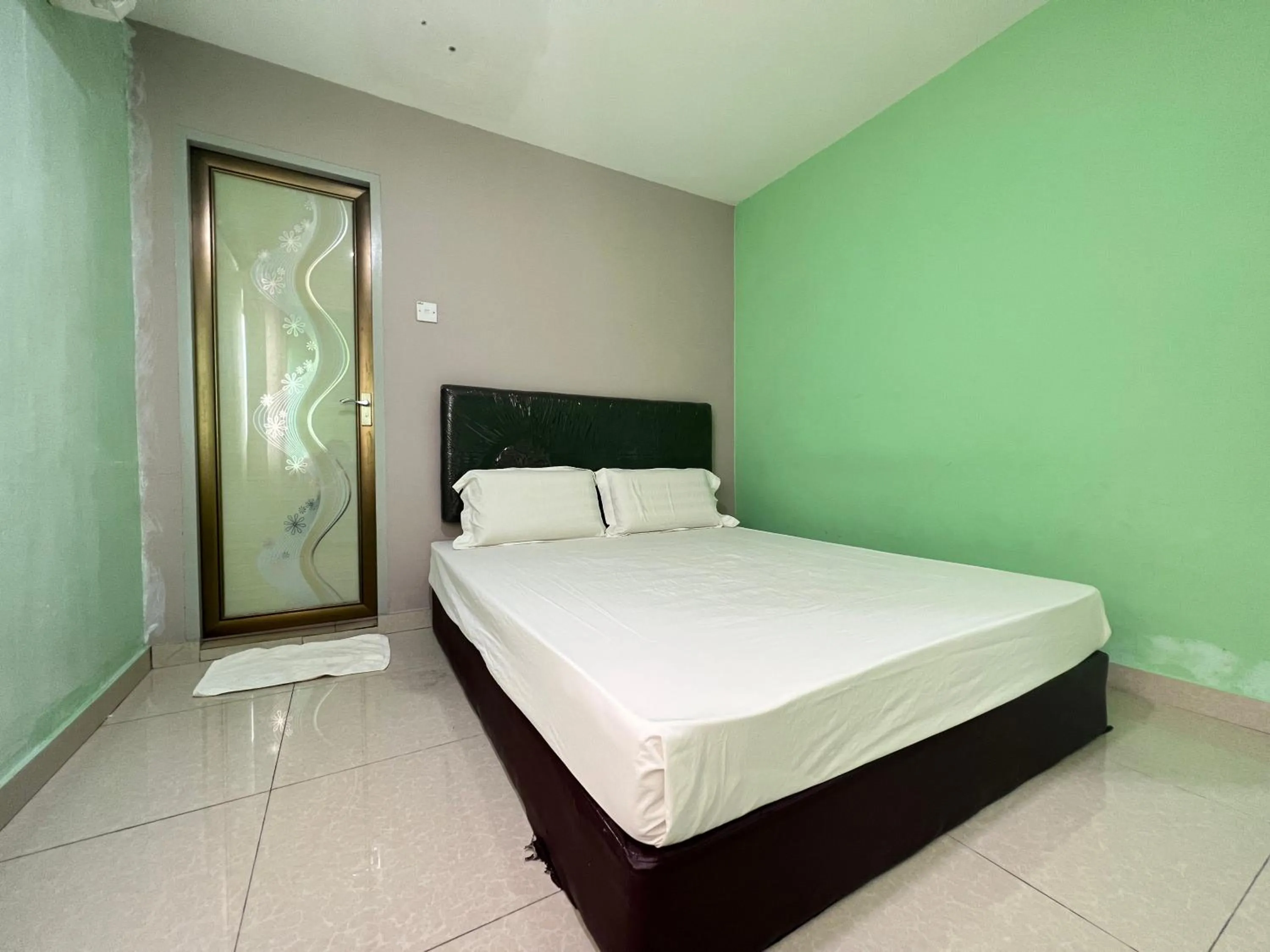 Bedroom in Stutong Point managed by SECOM