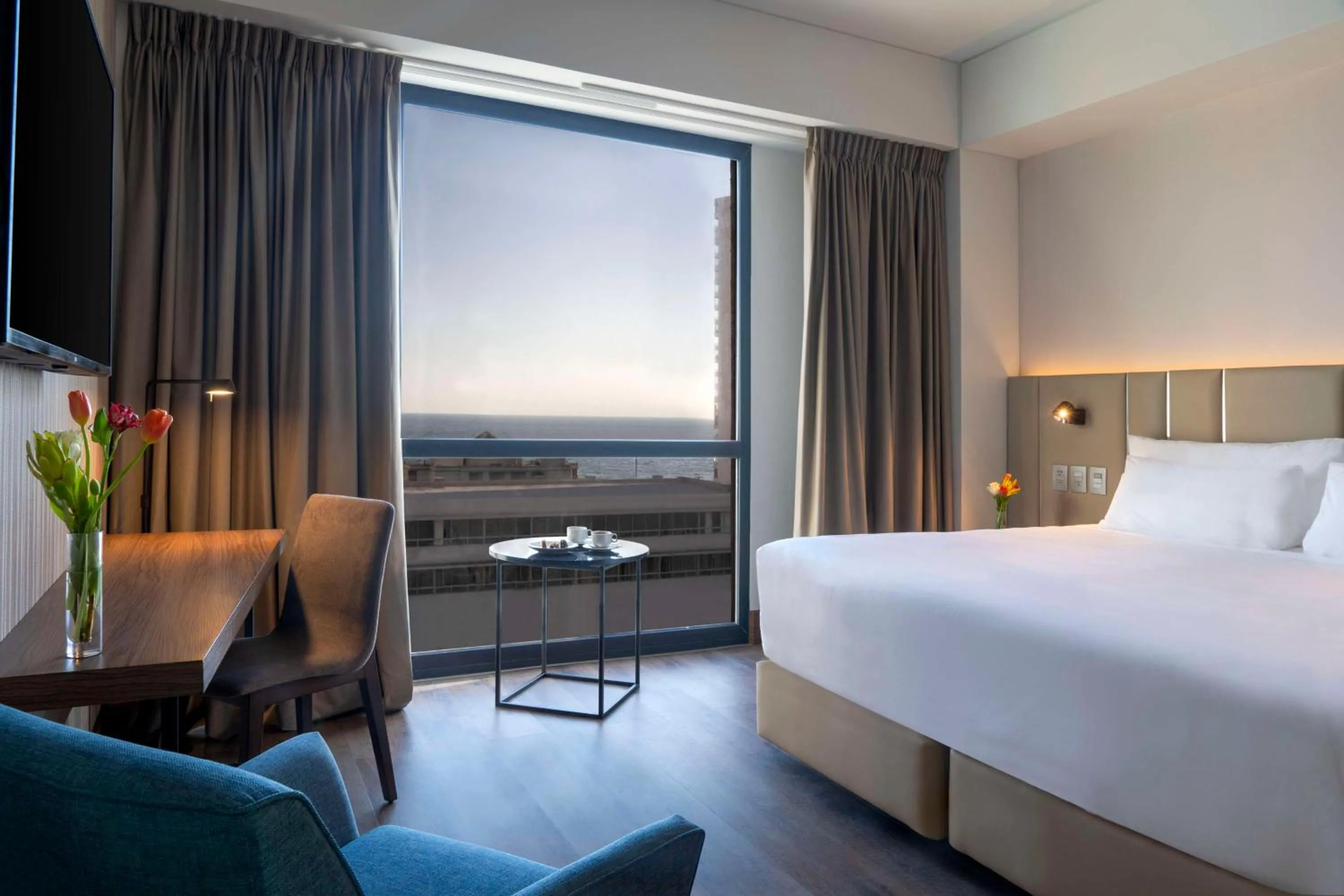 Bedroom, Bed in NH Iquique Pacifico