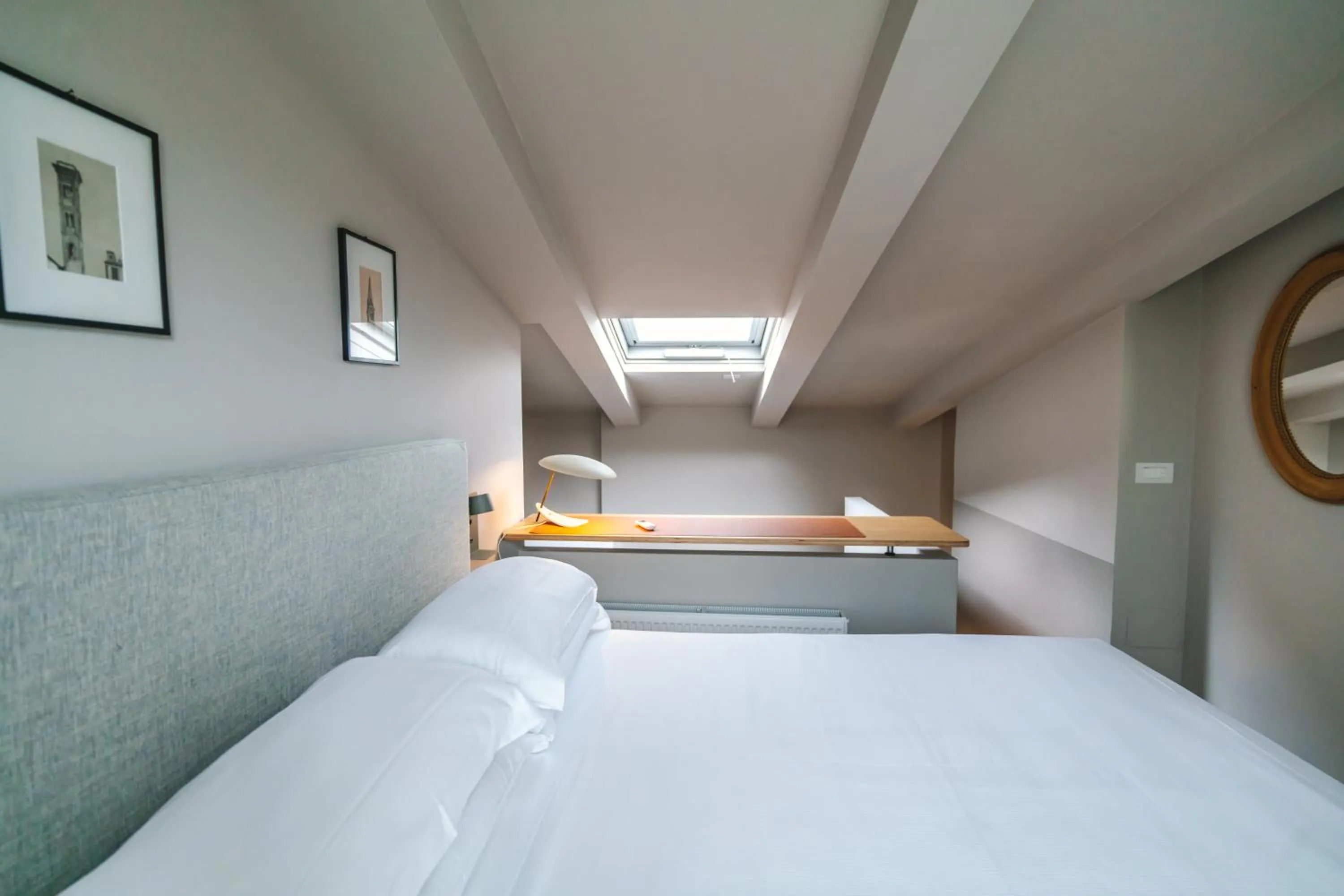 Bed in Riva Lofts Florence