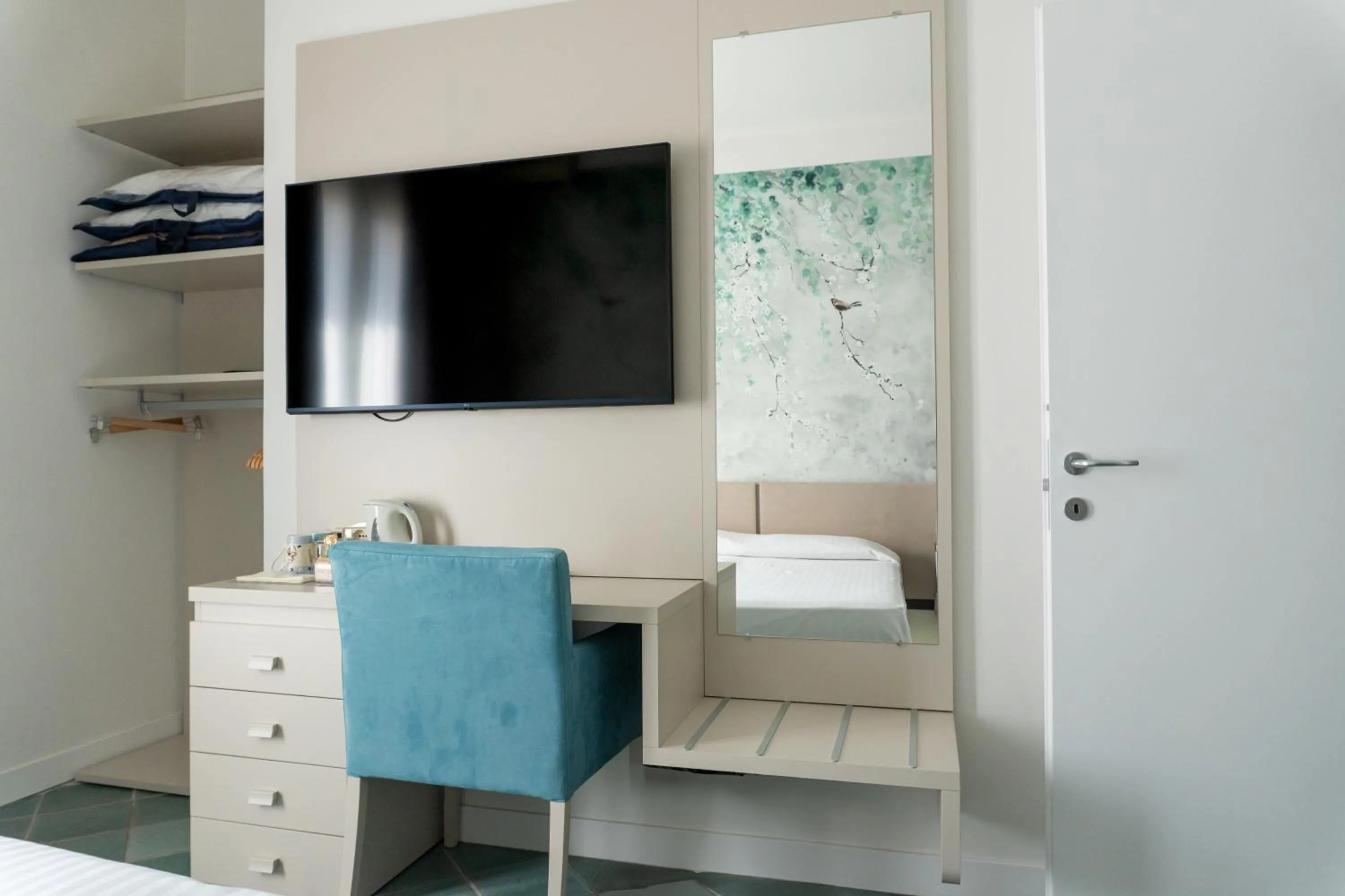 TV and multimedia, Bed in Hotel L'Approdo