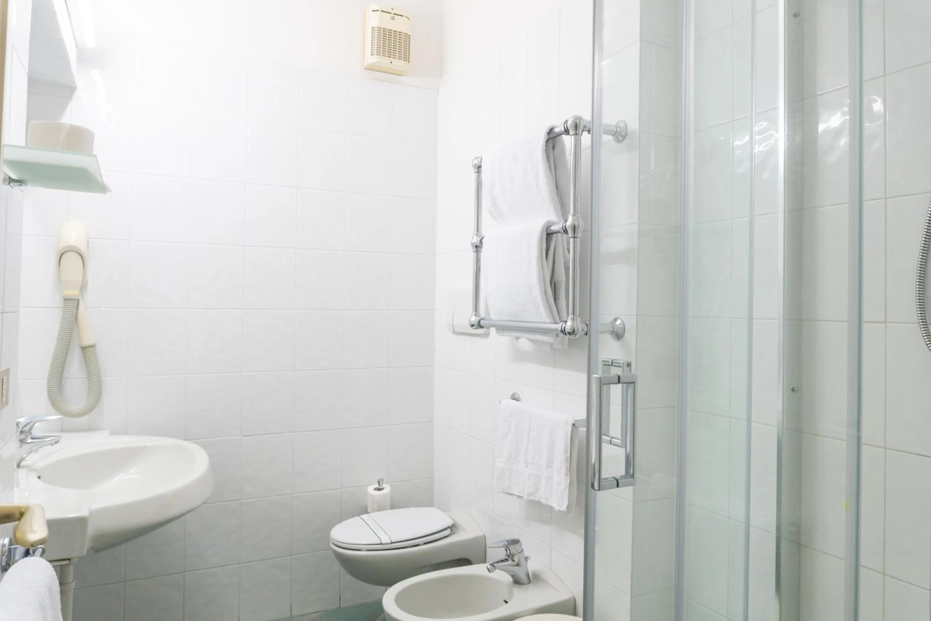 Bathroom in Hotel L'Approdo