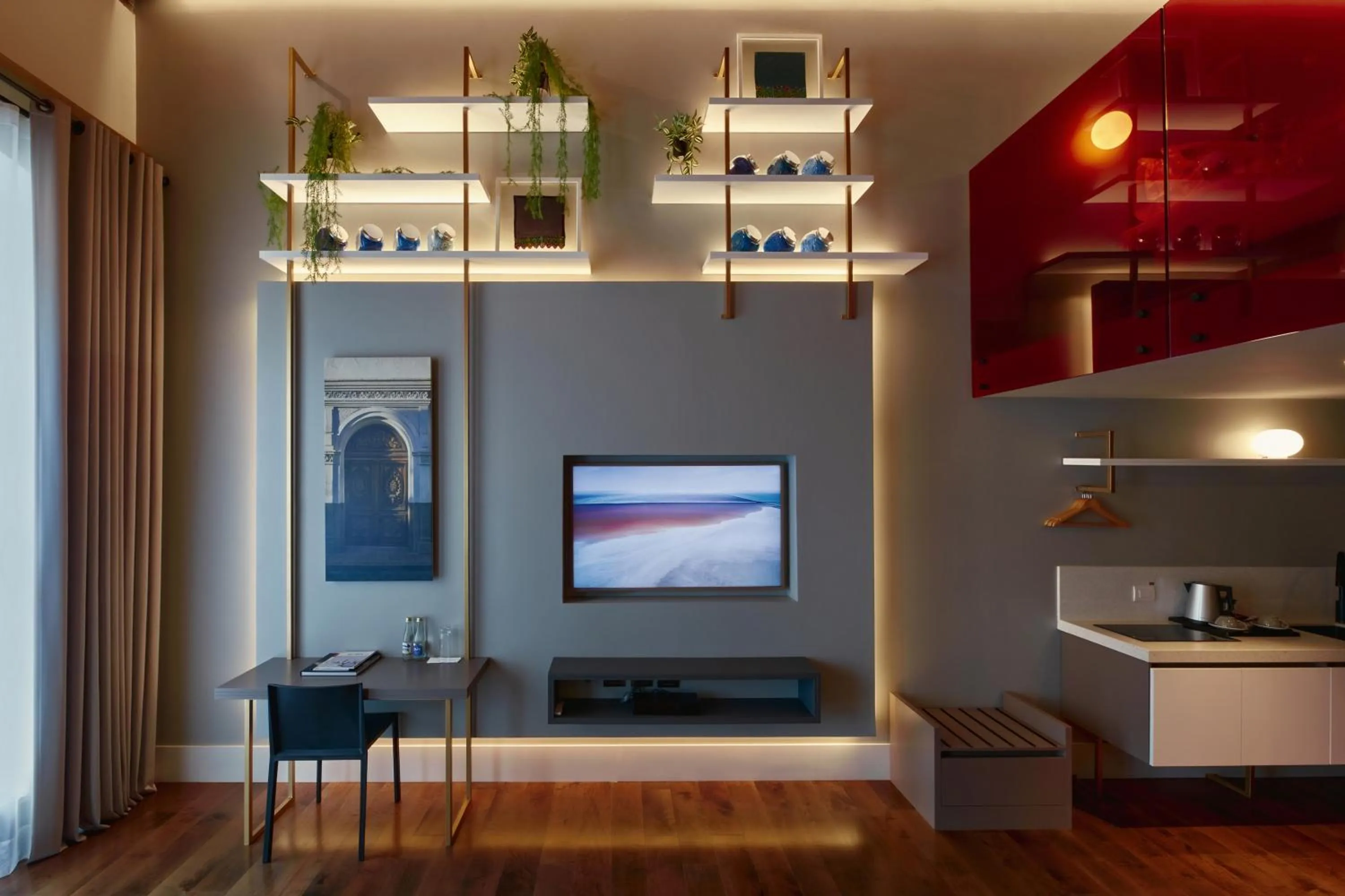 TV and multimedia in Casa Firenza Hotel & Suites Boutique