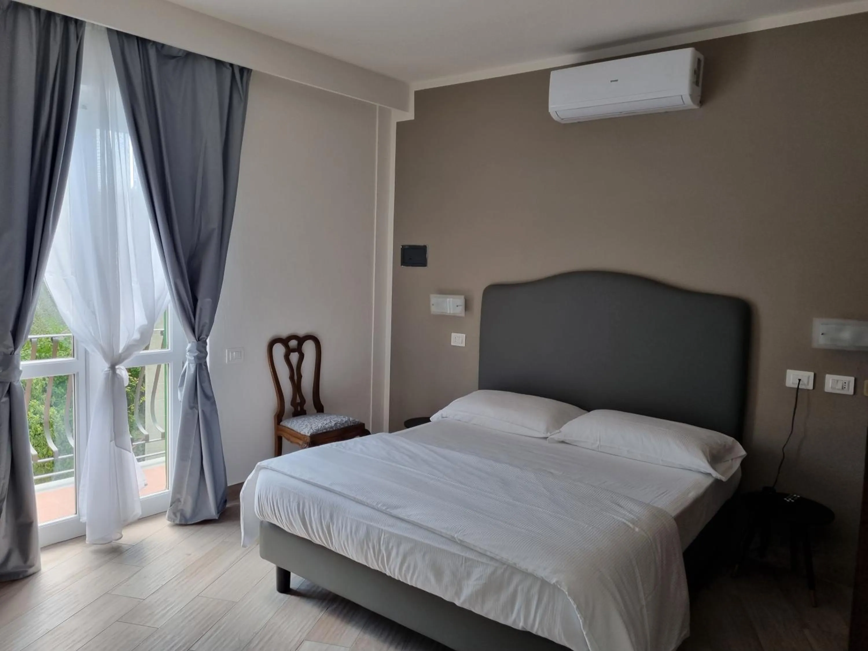 Bedroom, Bed in Hotel Villa Bonelli