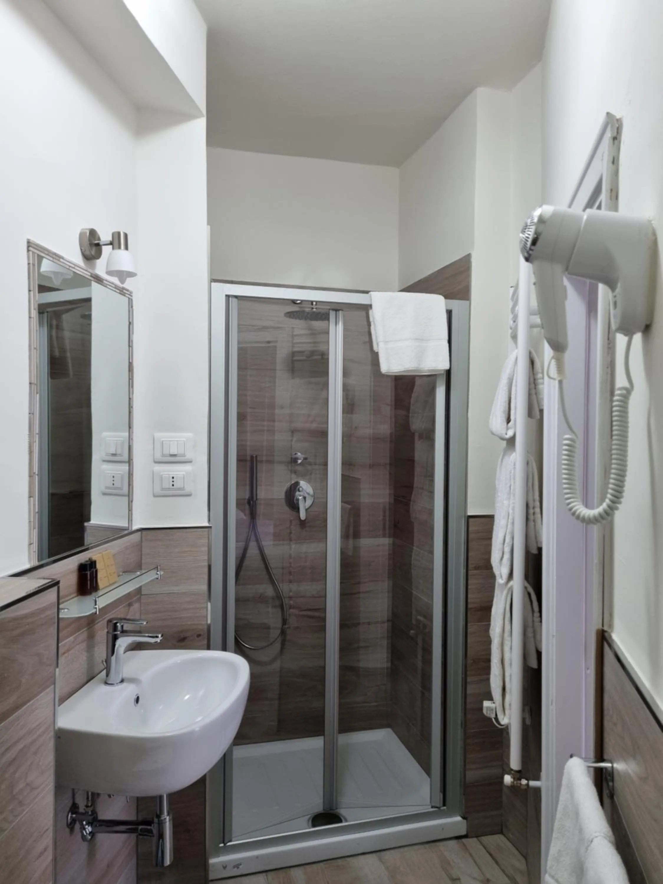 Shower in Hotel Villa Bonelli