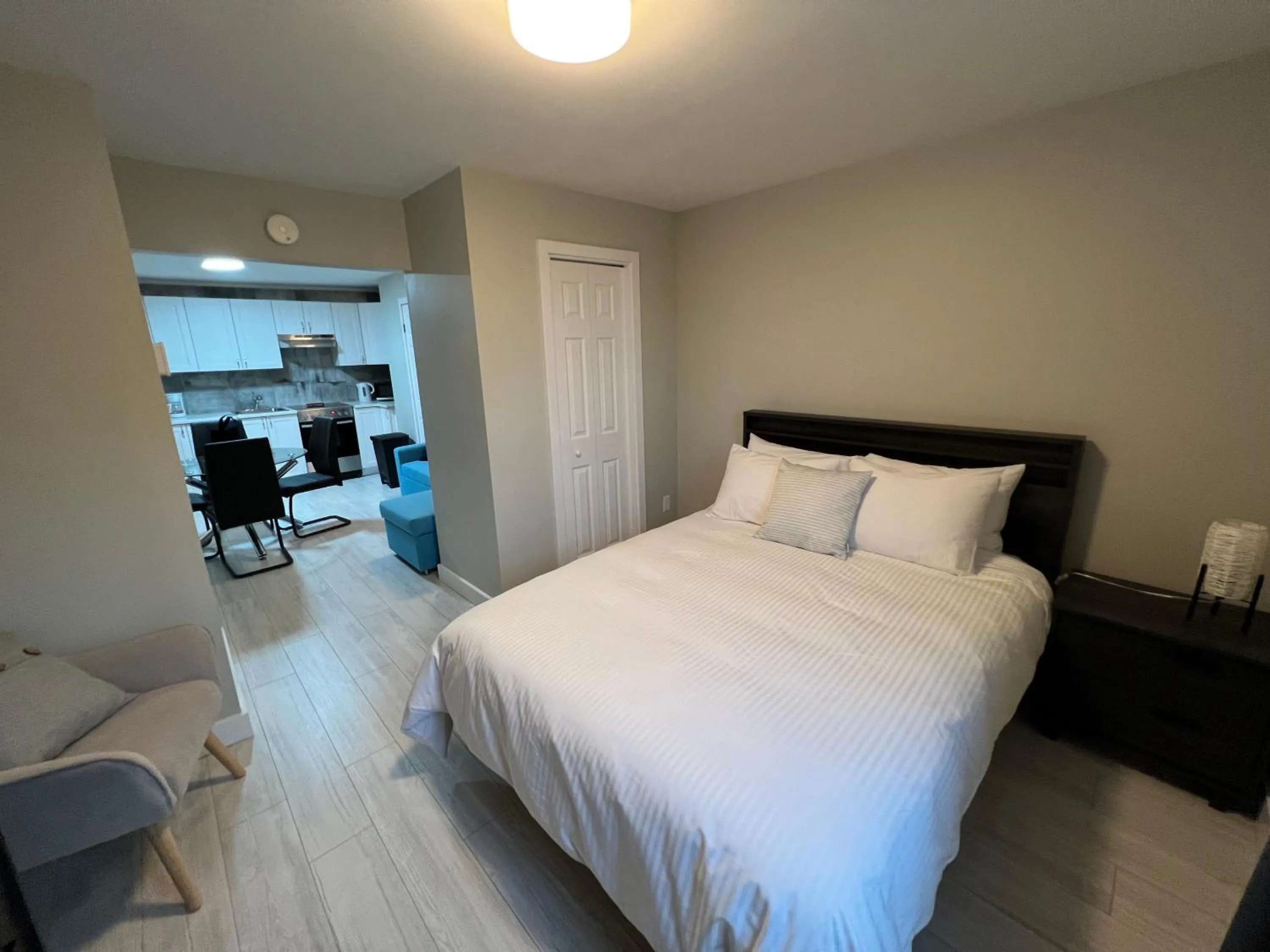 Photo of the whole room, Bed in Le Centre-Ville