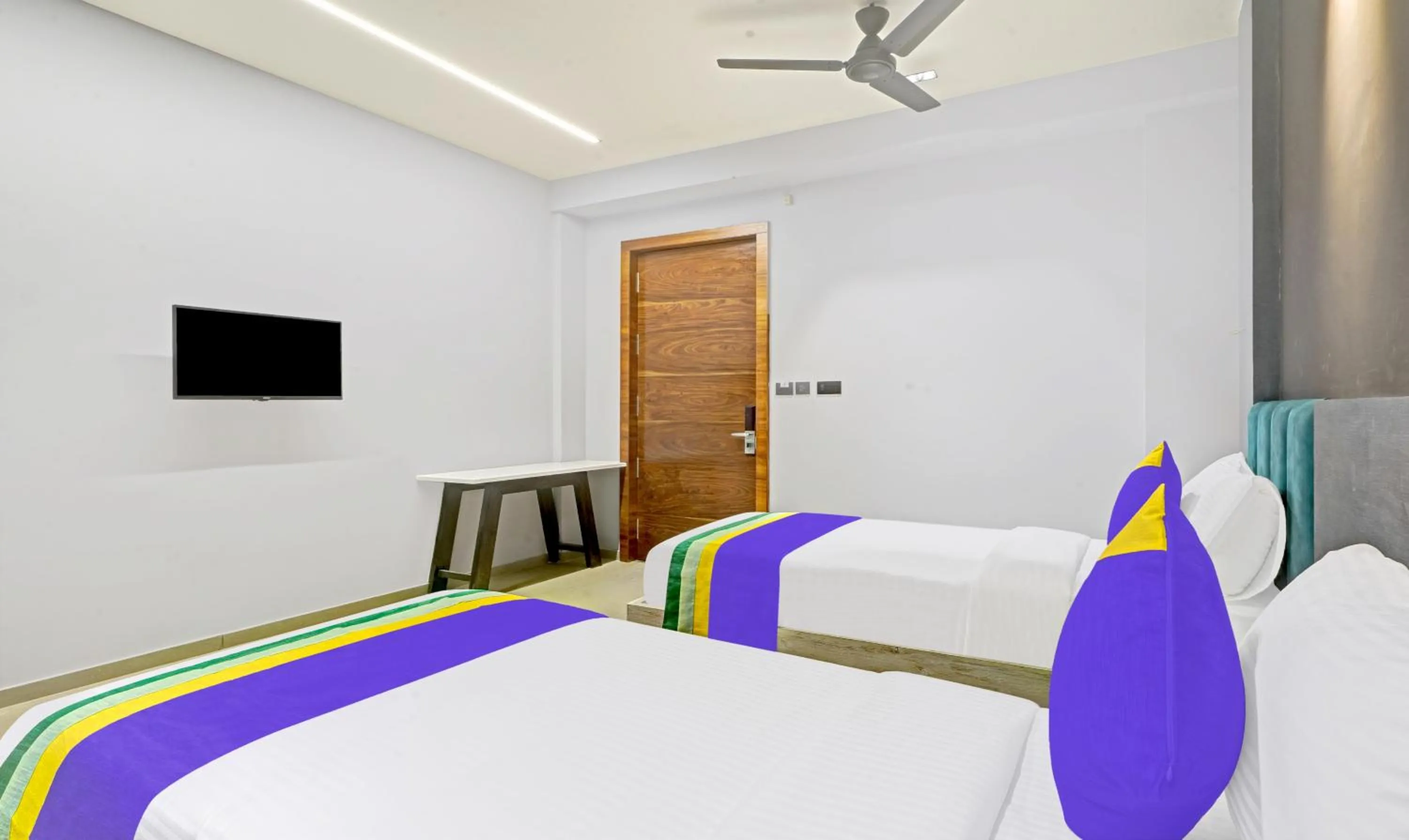 Bedroom, Bed in Treebo Premium La Orchid, Big Temple