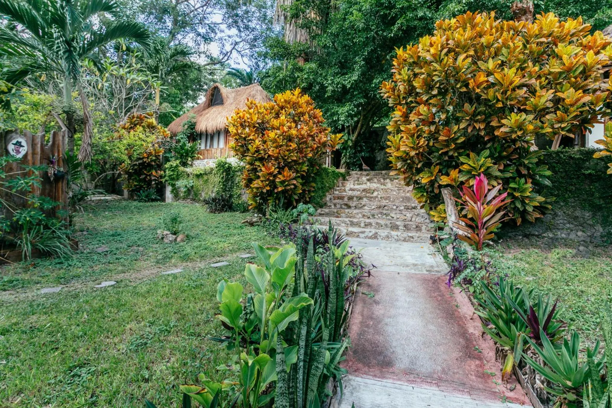 Garden in Villa Santuario Lake front Oasis