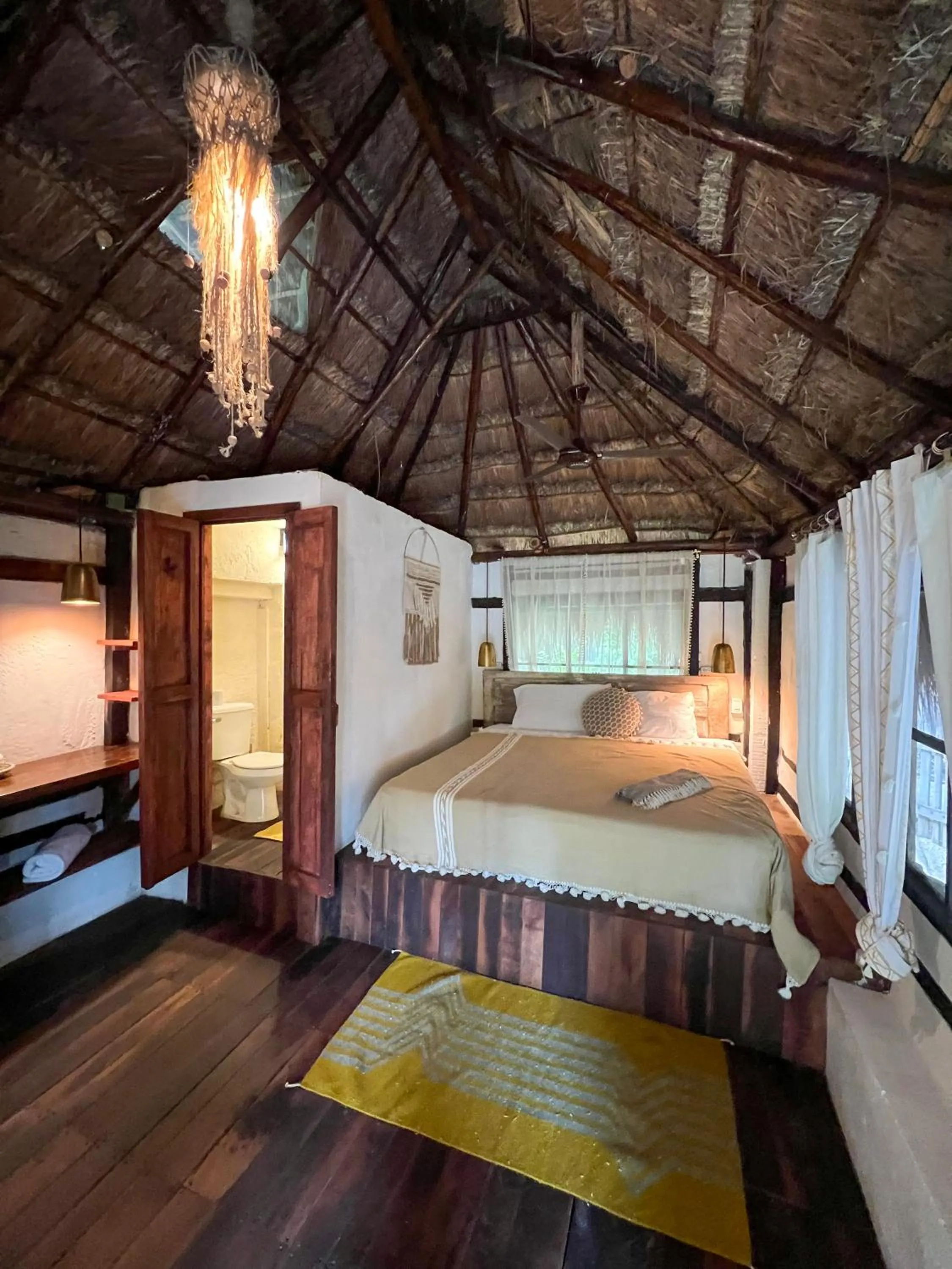 Bedroom, Bed in Villa Santuario Lake front Oasis