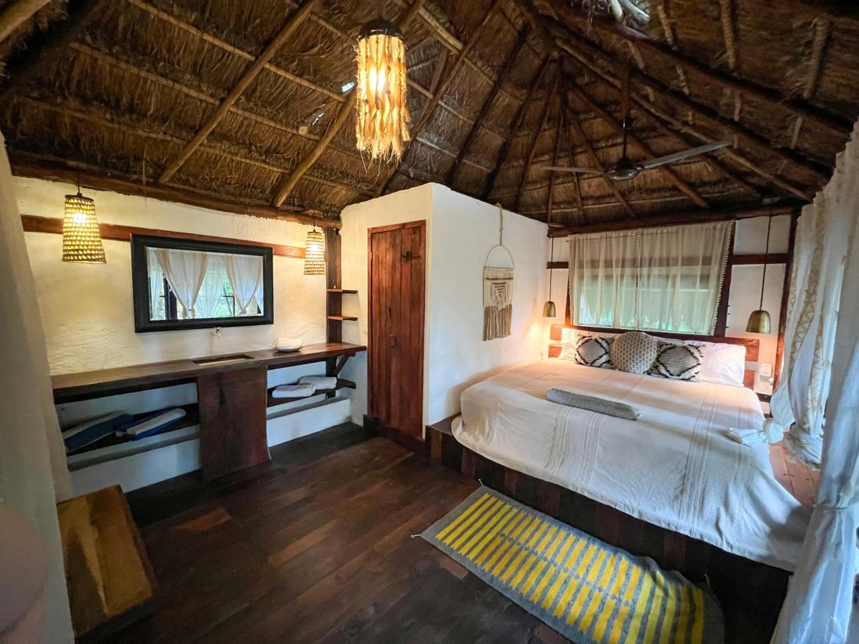 Bedroom, Bed in Villa Santuario Lake front Oasis