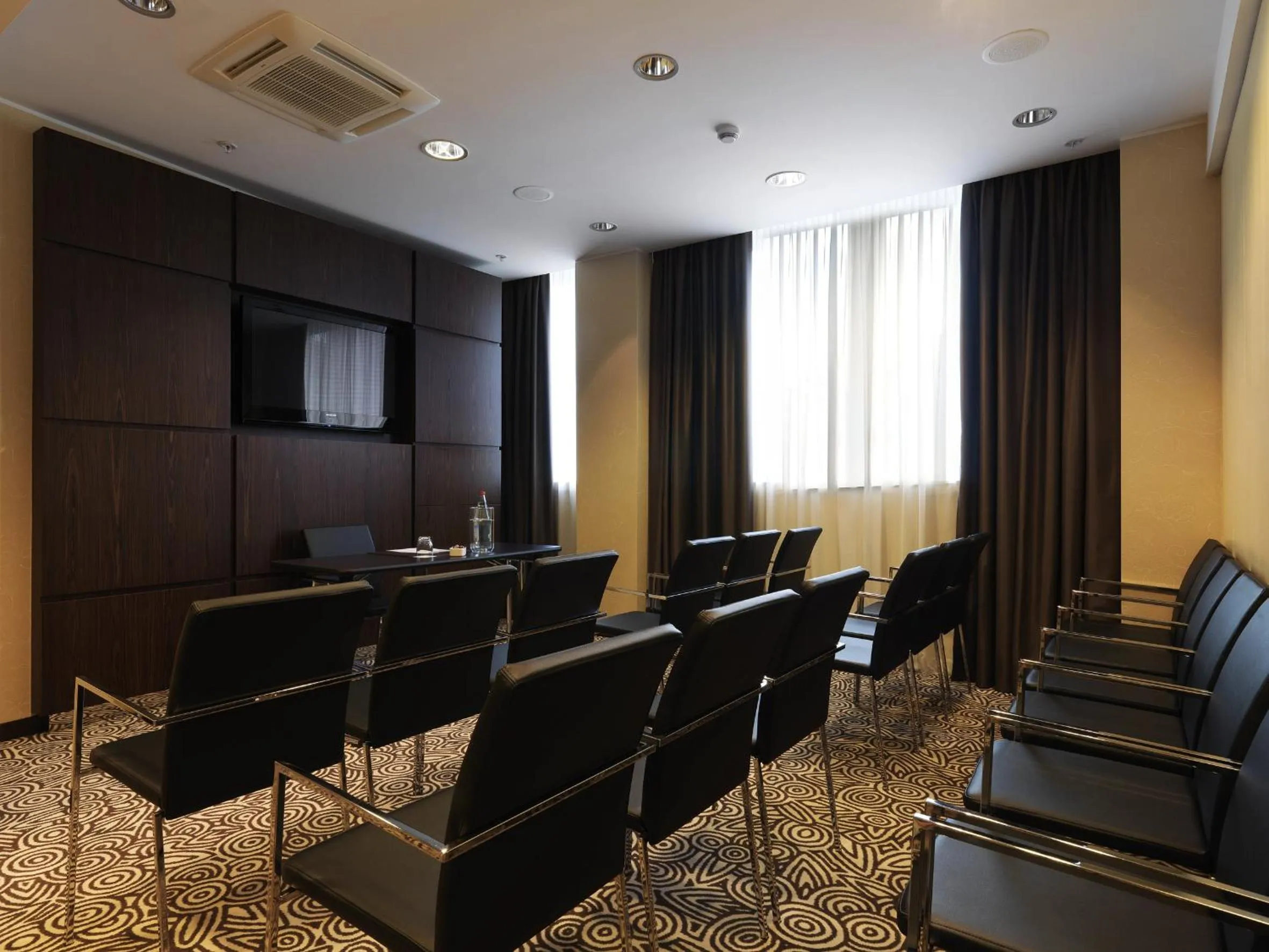 Meeting/conference room in Crowne Plaza Milan City by IHG