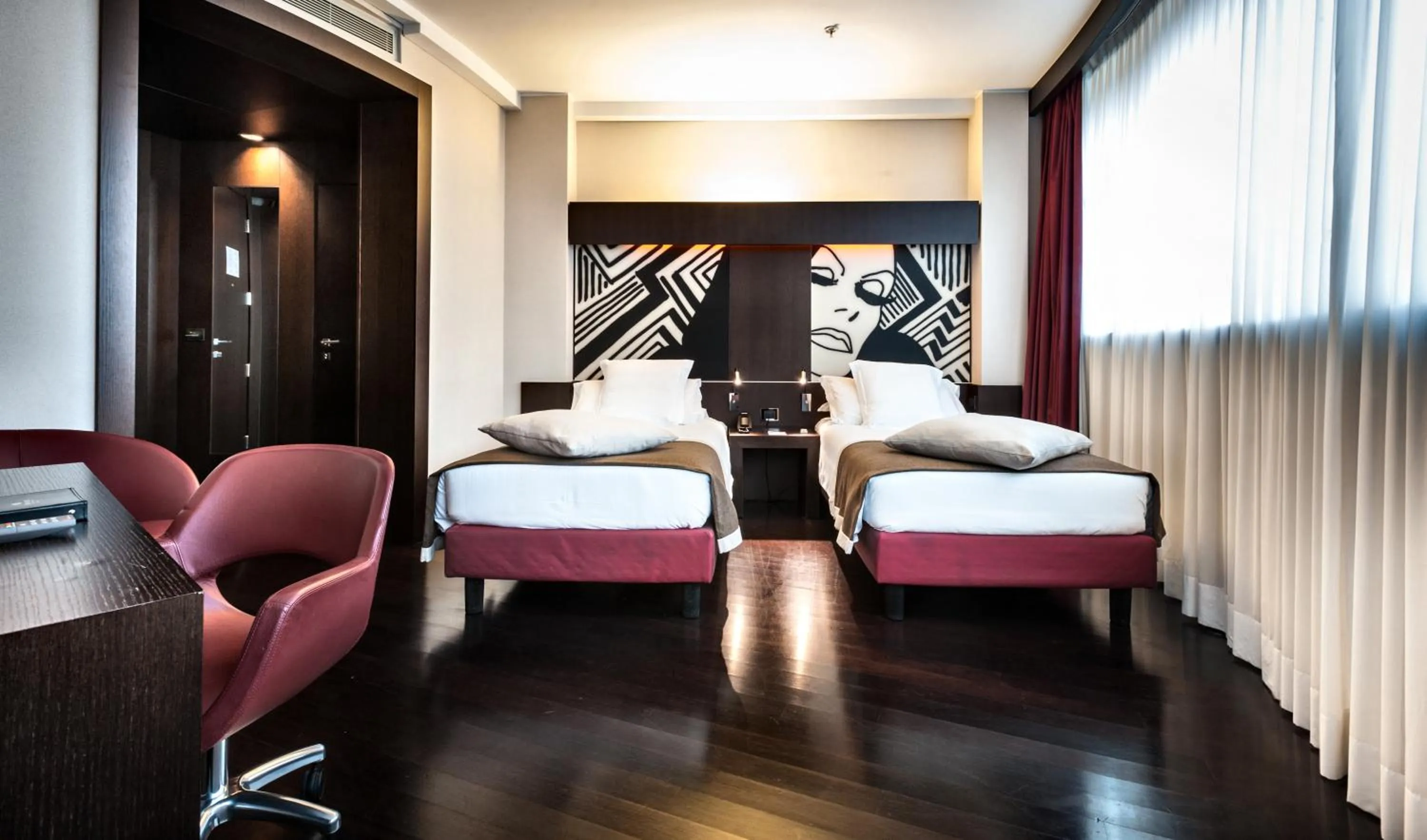 Bedroom, Bed in Crowne Plaza Milan City by IHG