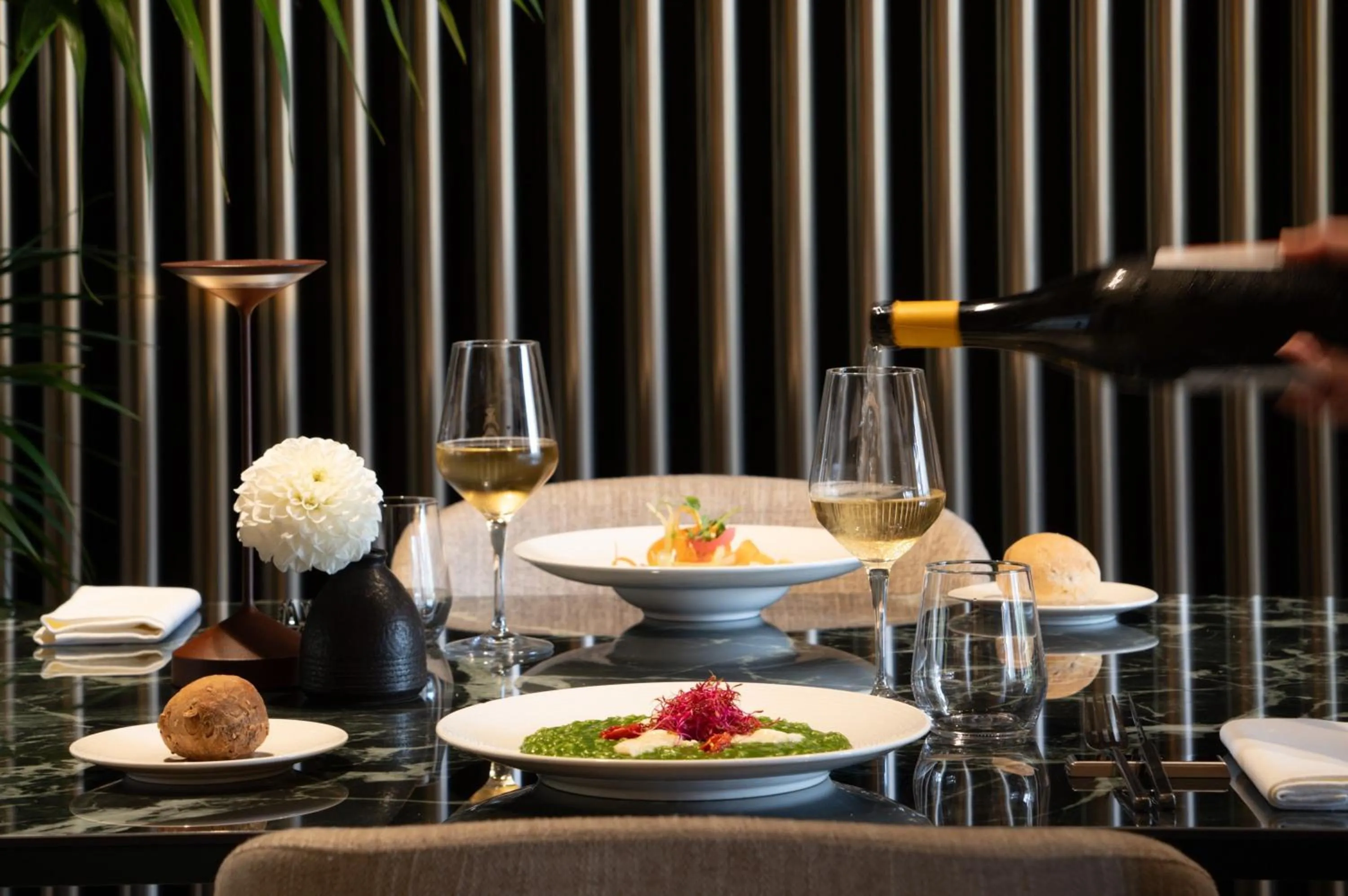 Restaurant/places to eat in Crowne Plaza Milan City by IHG