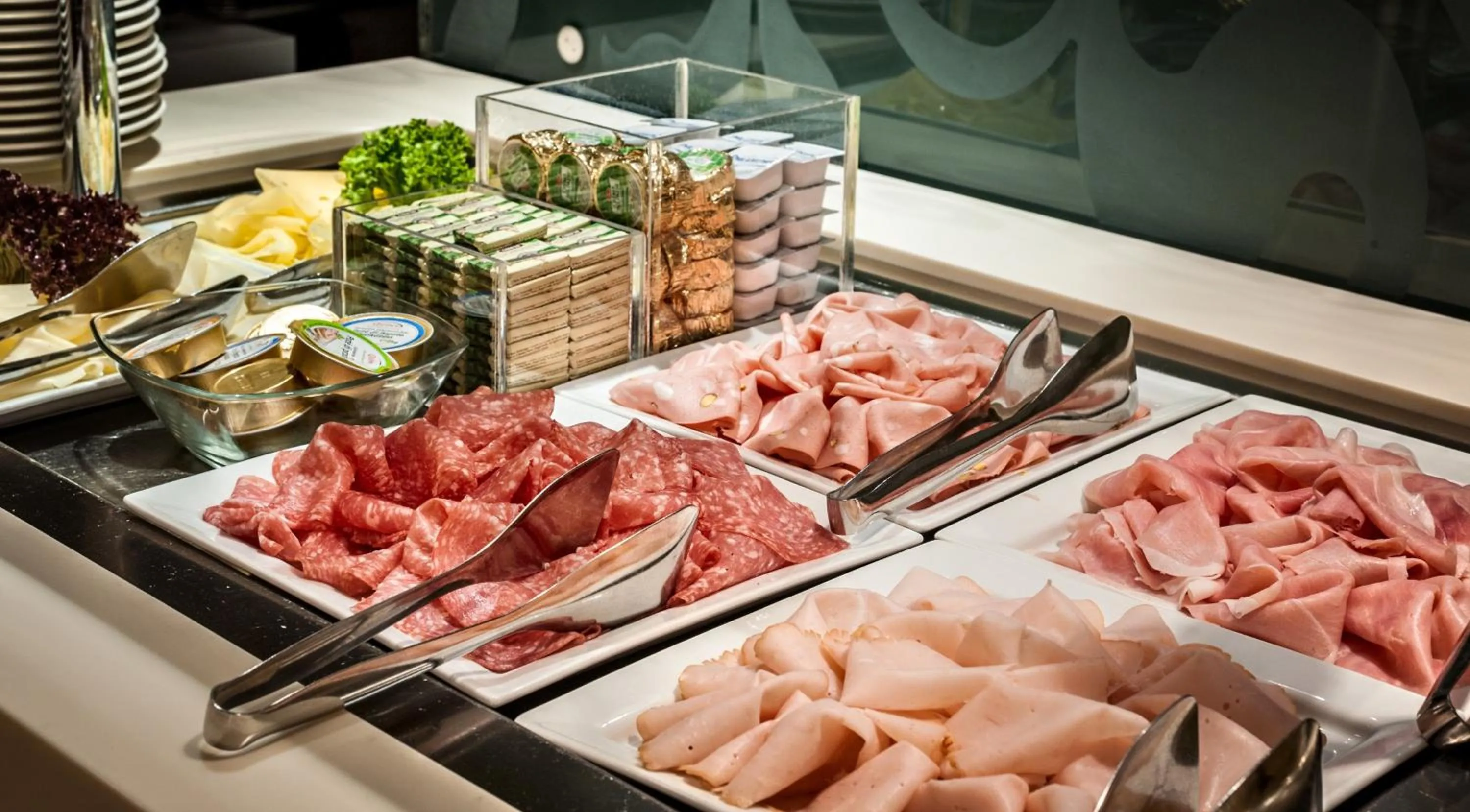 Restaurant/places to eat in Crowne Plaza Milan City by IHG