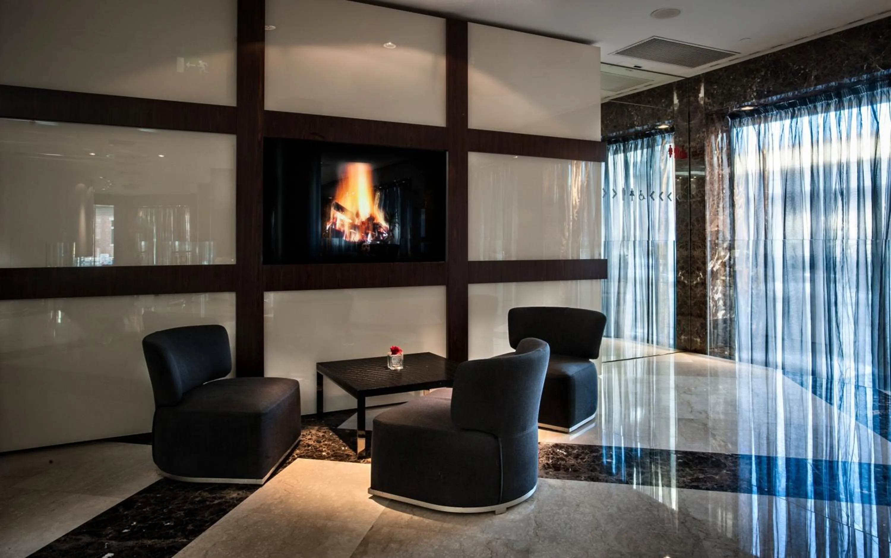 Lobby or reception in Crowne Plaza Milan City by IHG