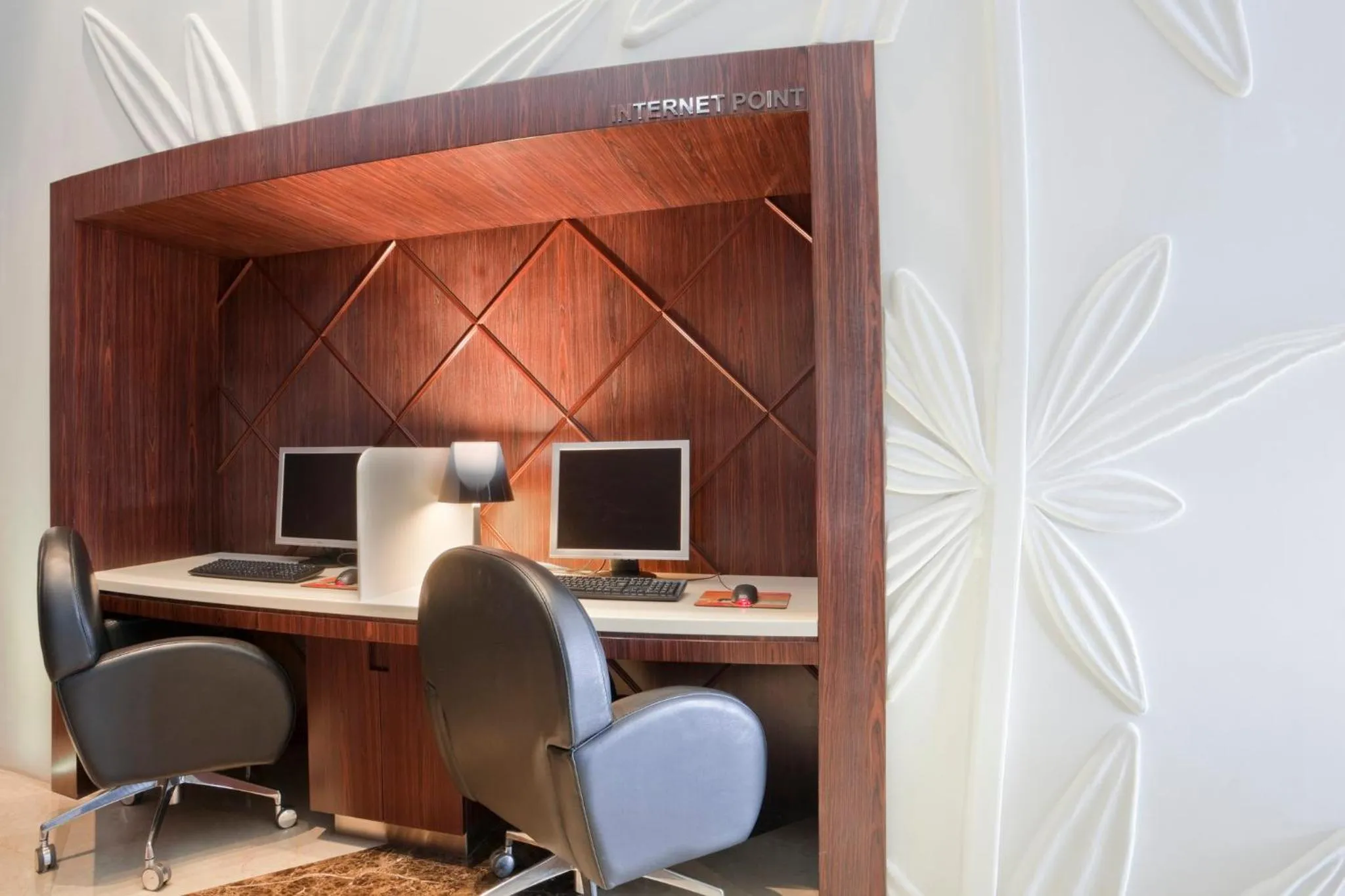 Lobby or reception in Crowne Plaza Milan City by IHG