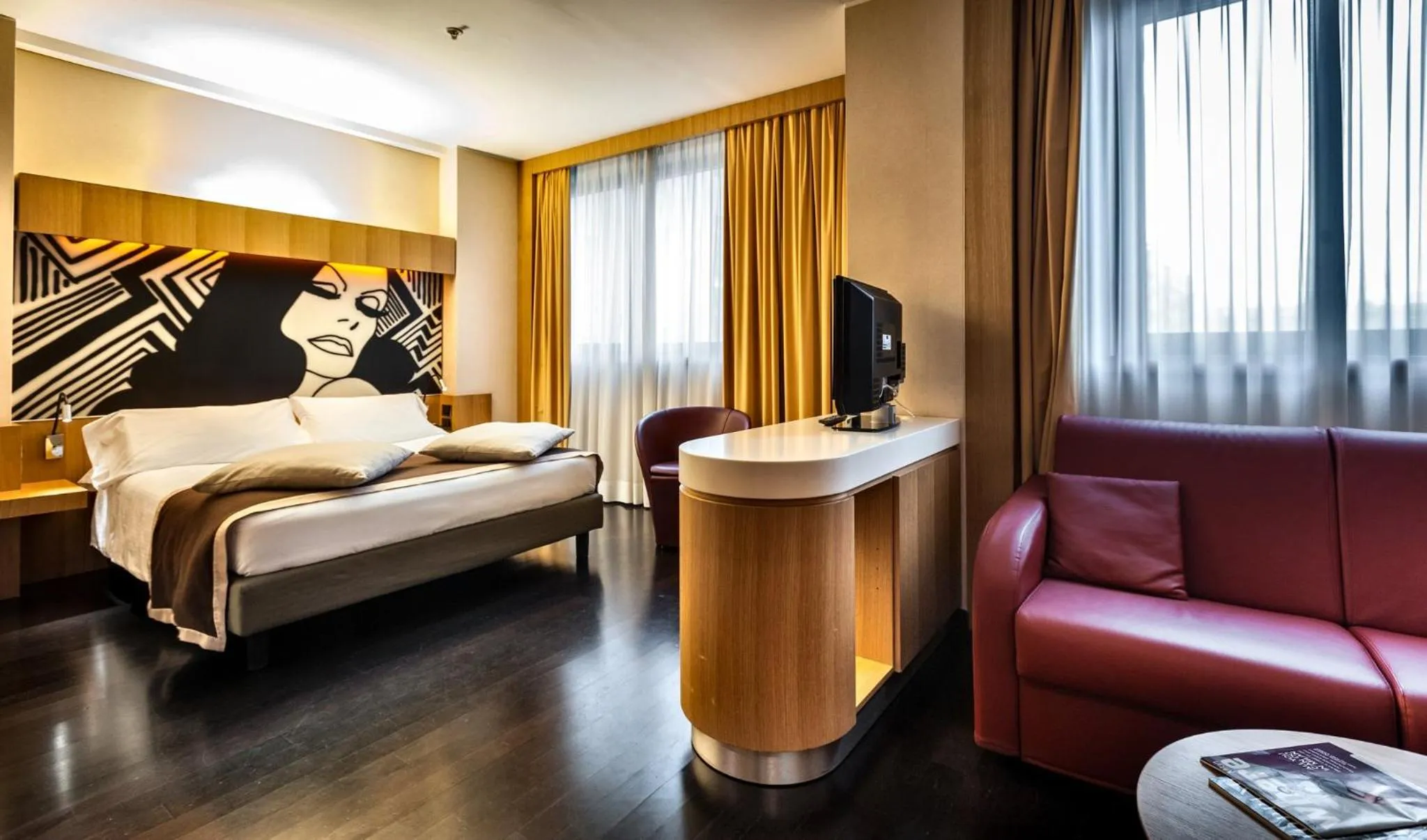 Photo of the whole room, Bed in Crowne Plaza Milan City by IHG