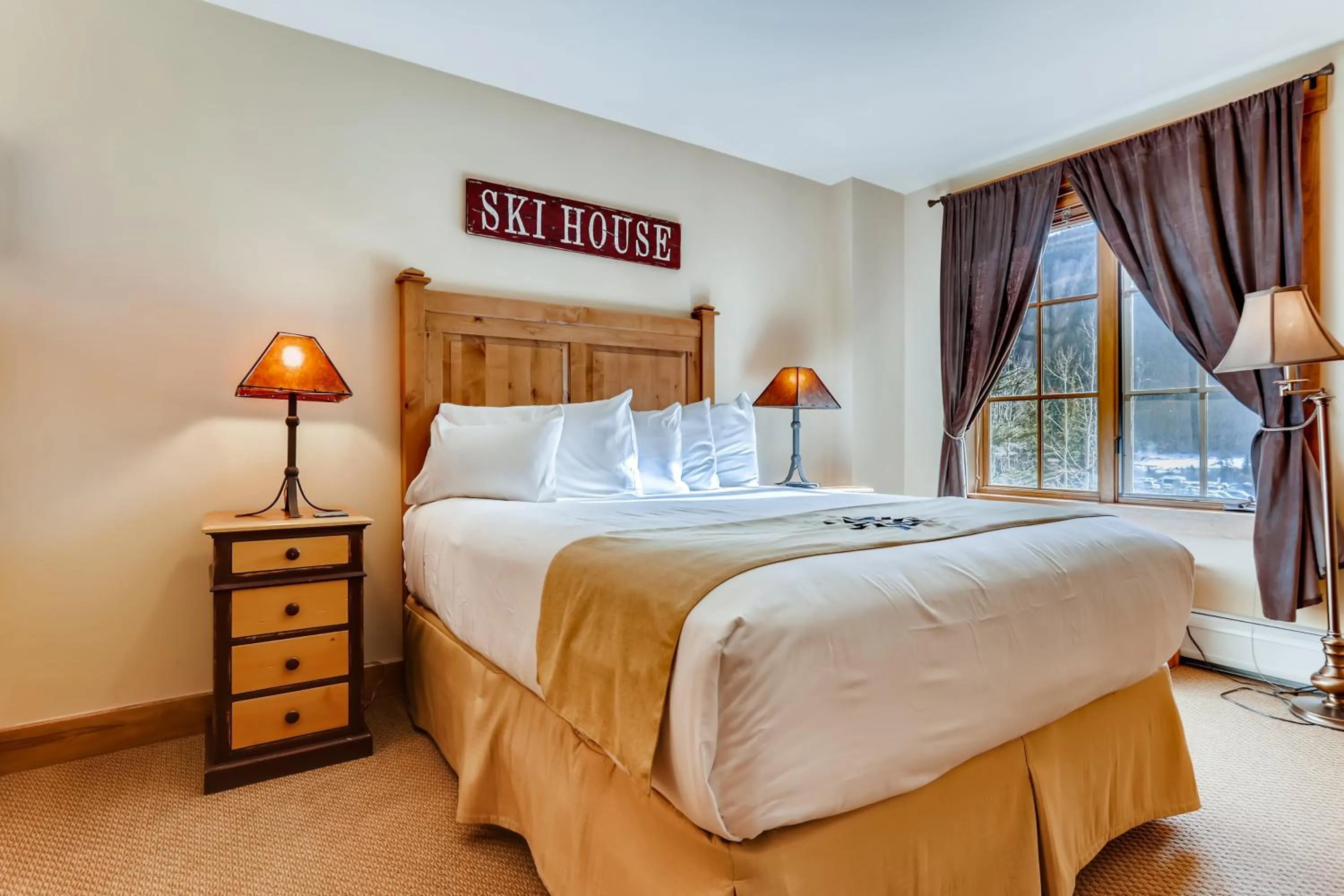 Photo of the whole room, Bed in The Springs Condominiums by Vail Resorts