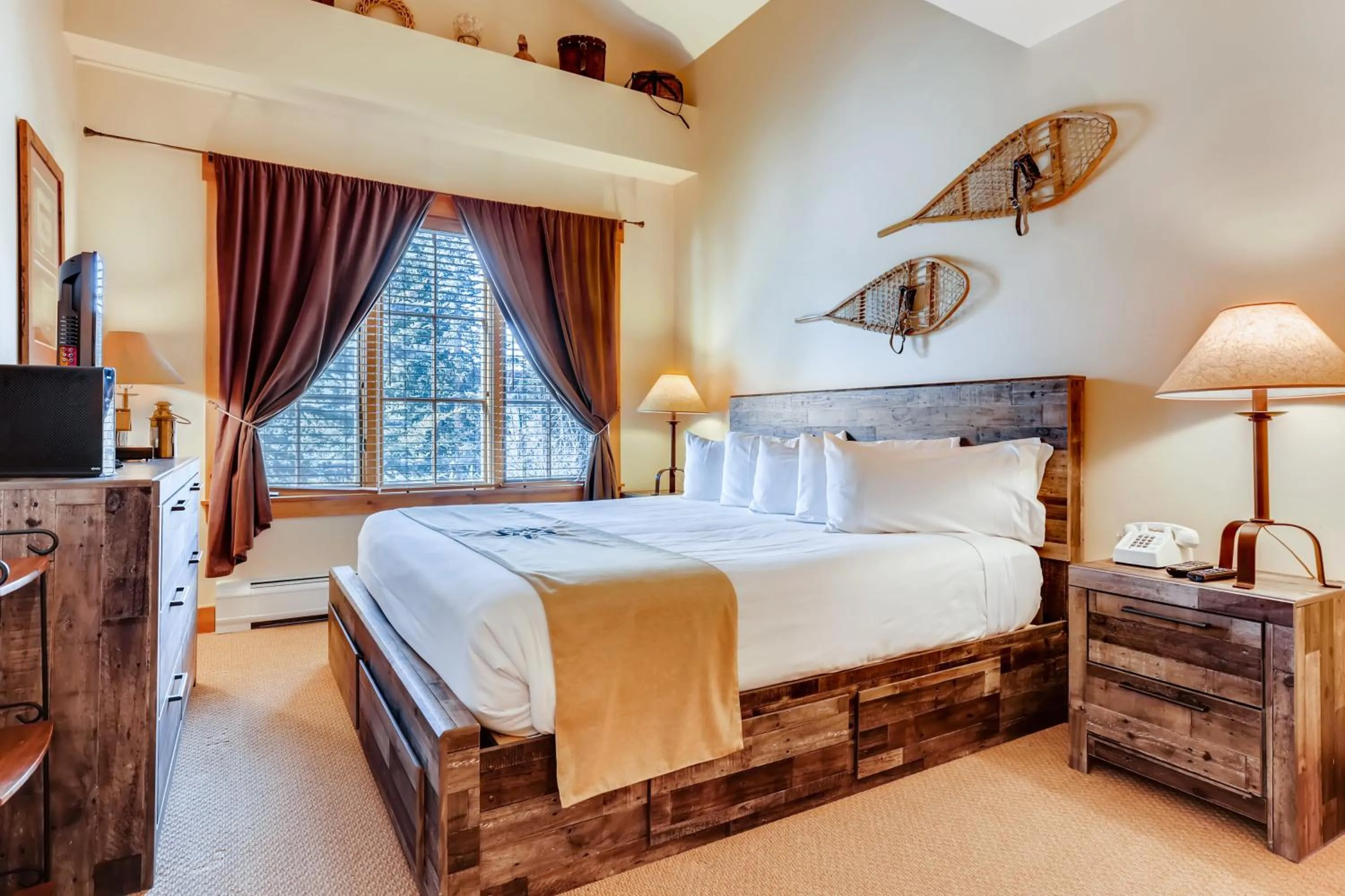 Photo of the whole room, Bed in The Springs Condominiums by Vail Resorts