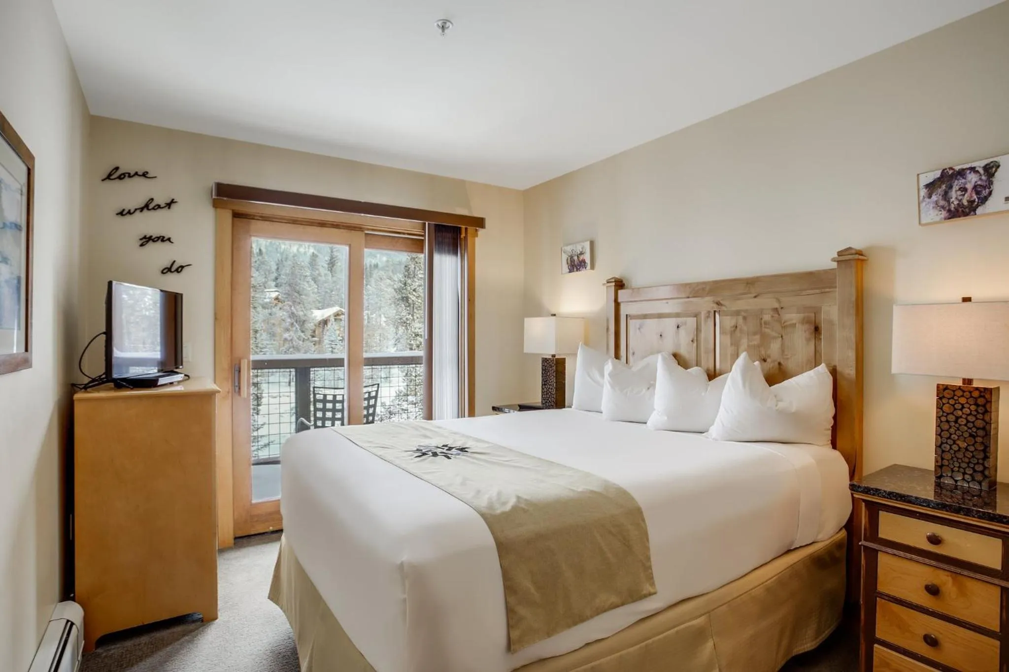 Photo of the whole room, Bed in The Springs Condominiums by Vail Resorts