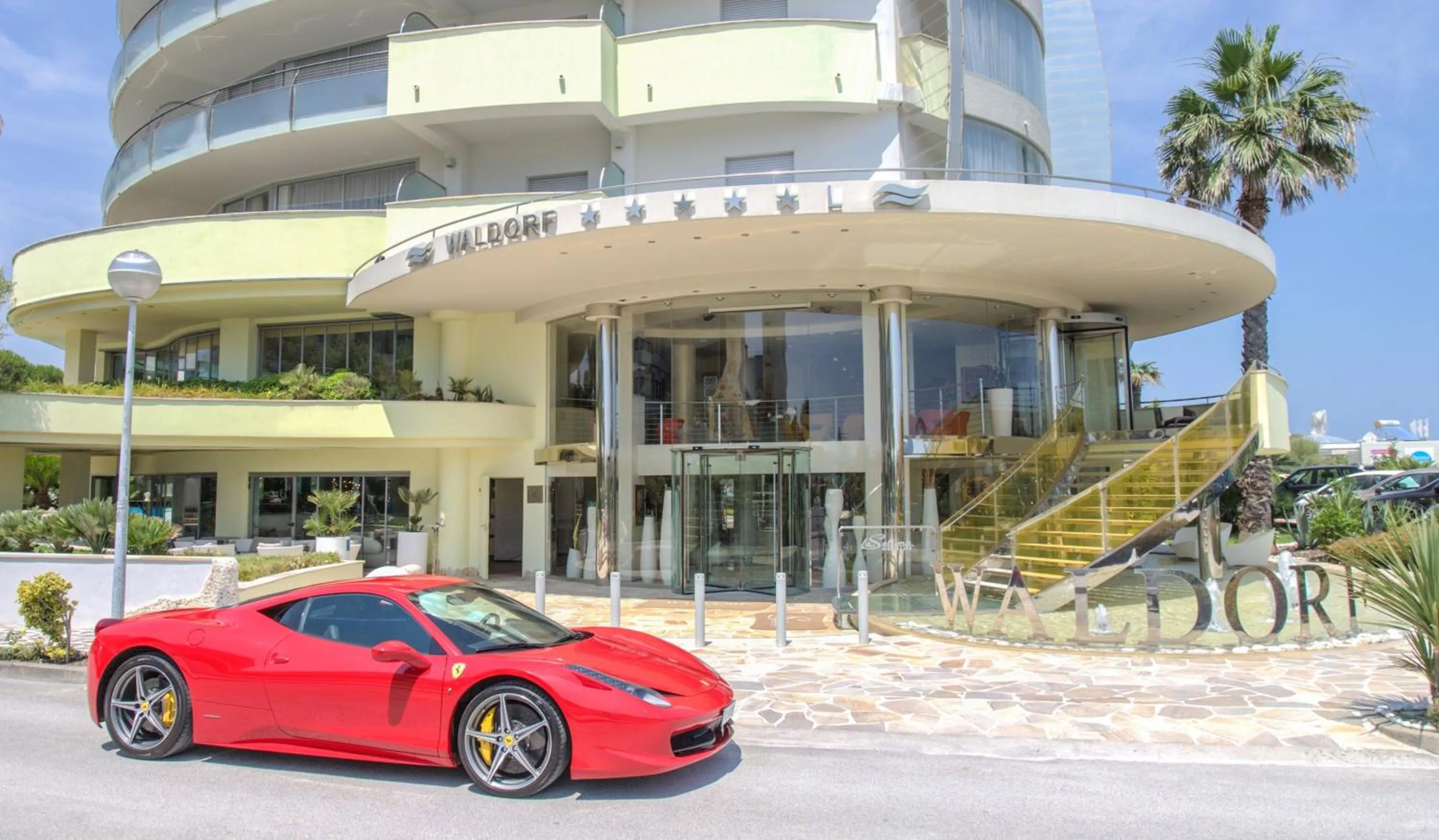Facade/entrance in Hotel Waldorf- Premier Resort