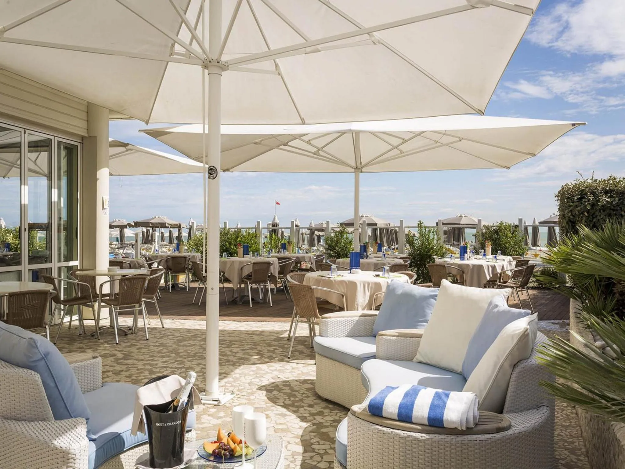 Beach in Hotel Waldorf- Premier Resort