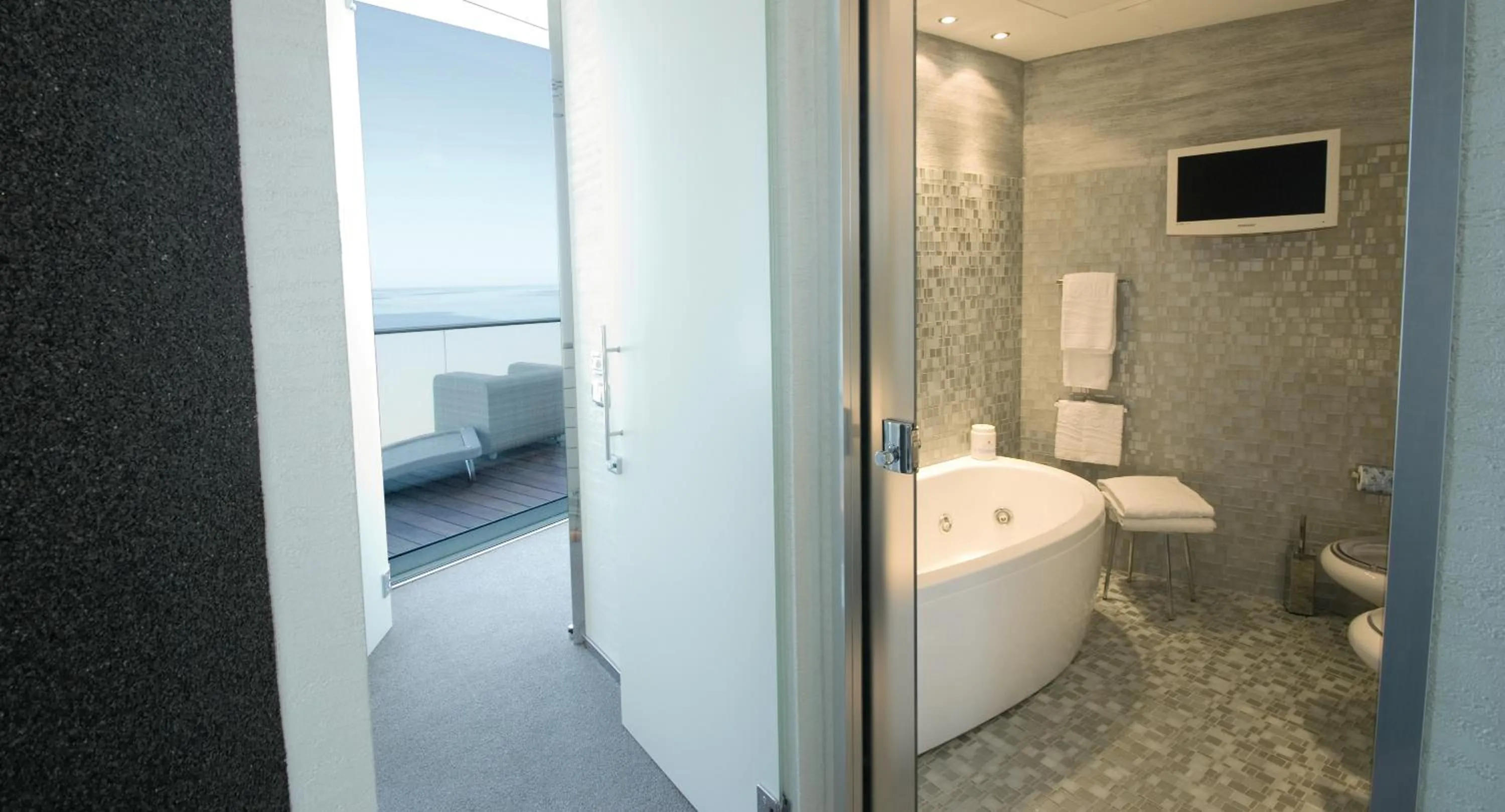 Bathroom in Hotel Waldorf- Premier Resort