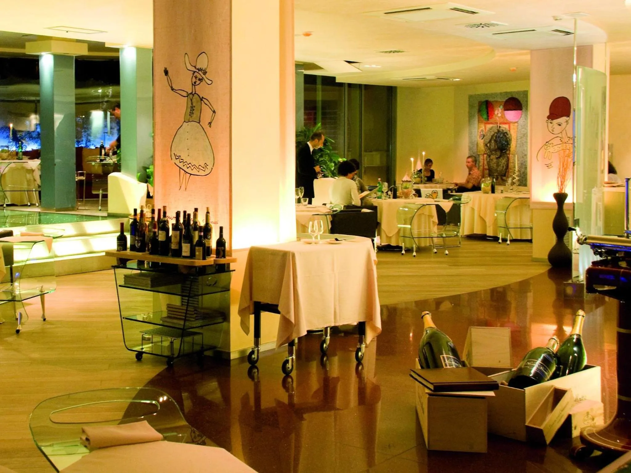 Restaurant/places to eat in Hotel Waldorf- Premier Resort