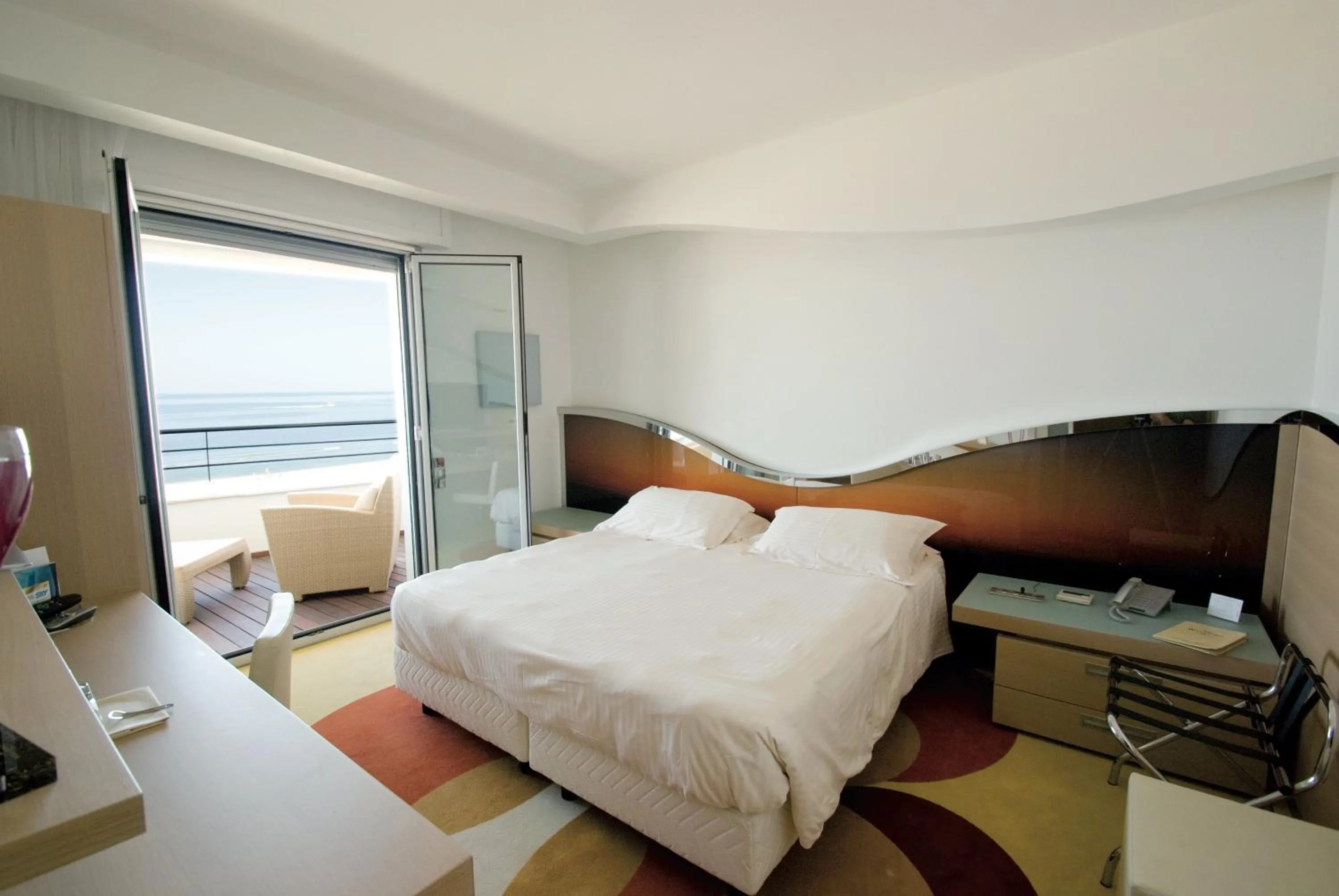 Photo of the whole room, Bed in Hotel Waldorf- Premier Resort