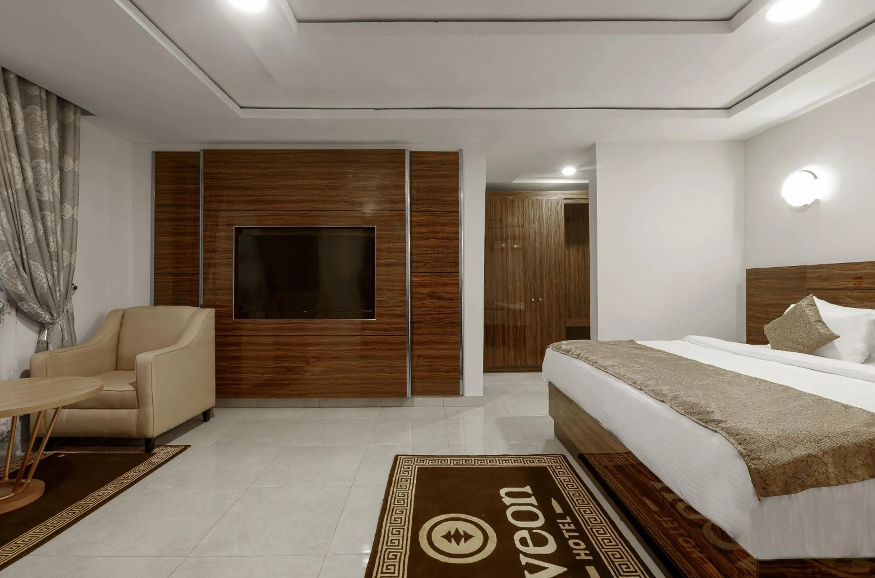 Bedroom, Bed in Aveon Hotel