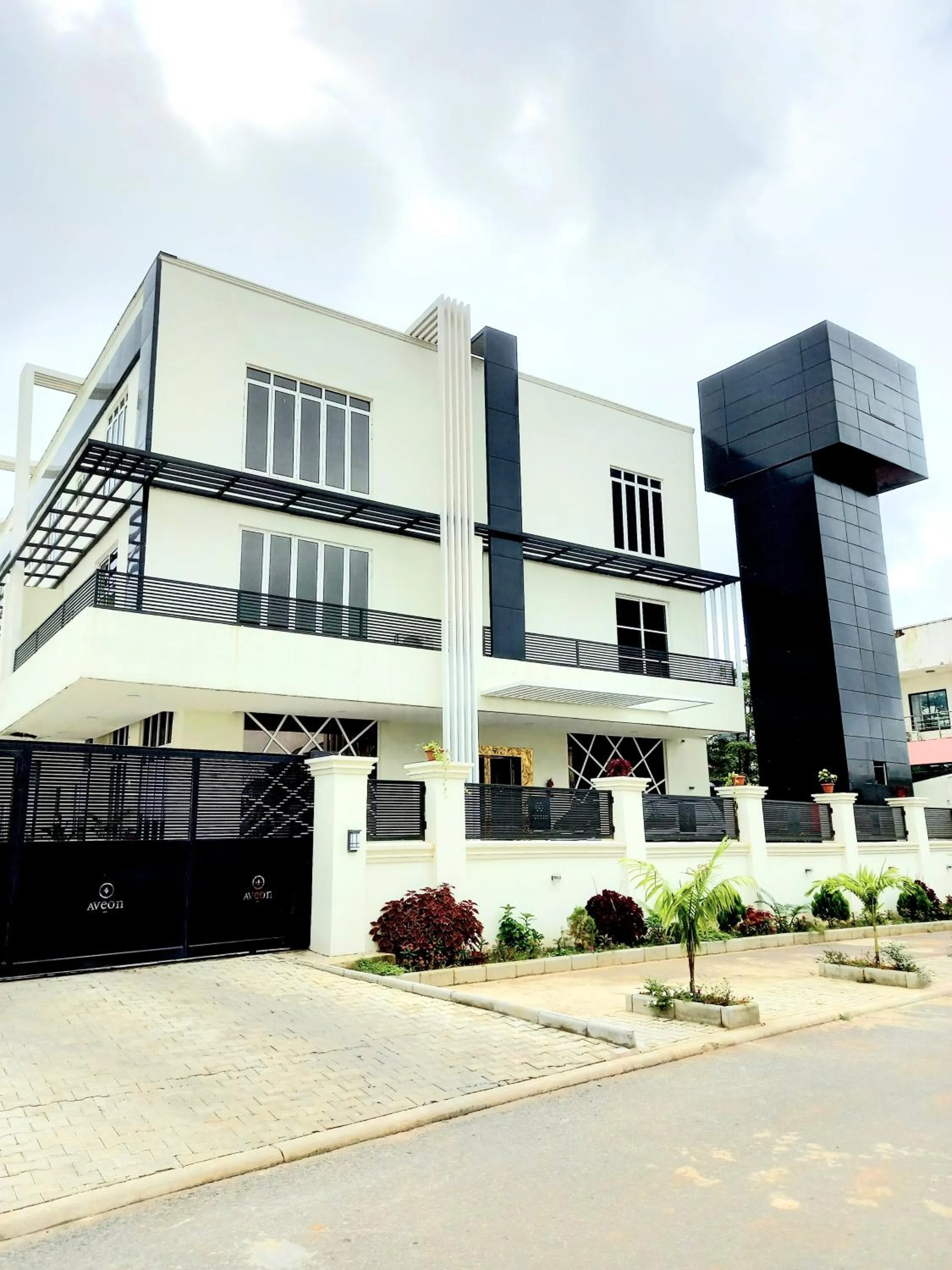 Property building in Aveon Hotel