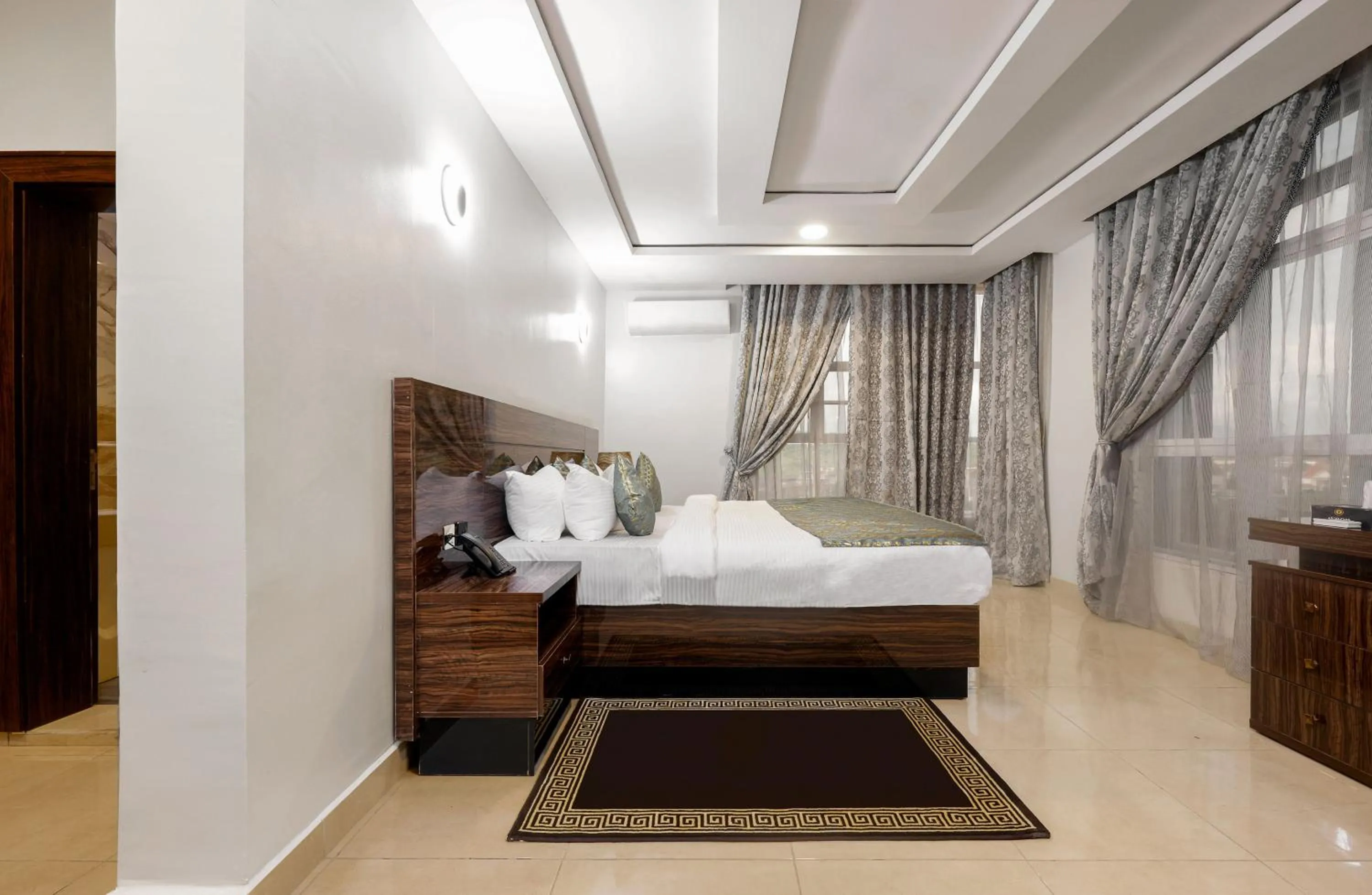 Bedroom, Bed in Aveon Hotel