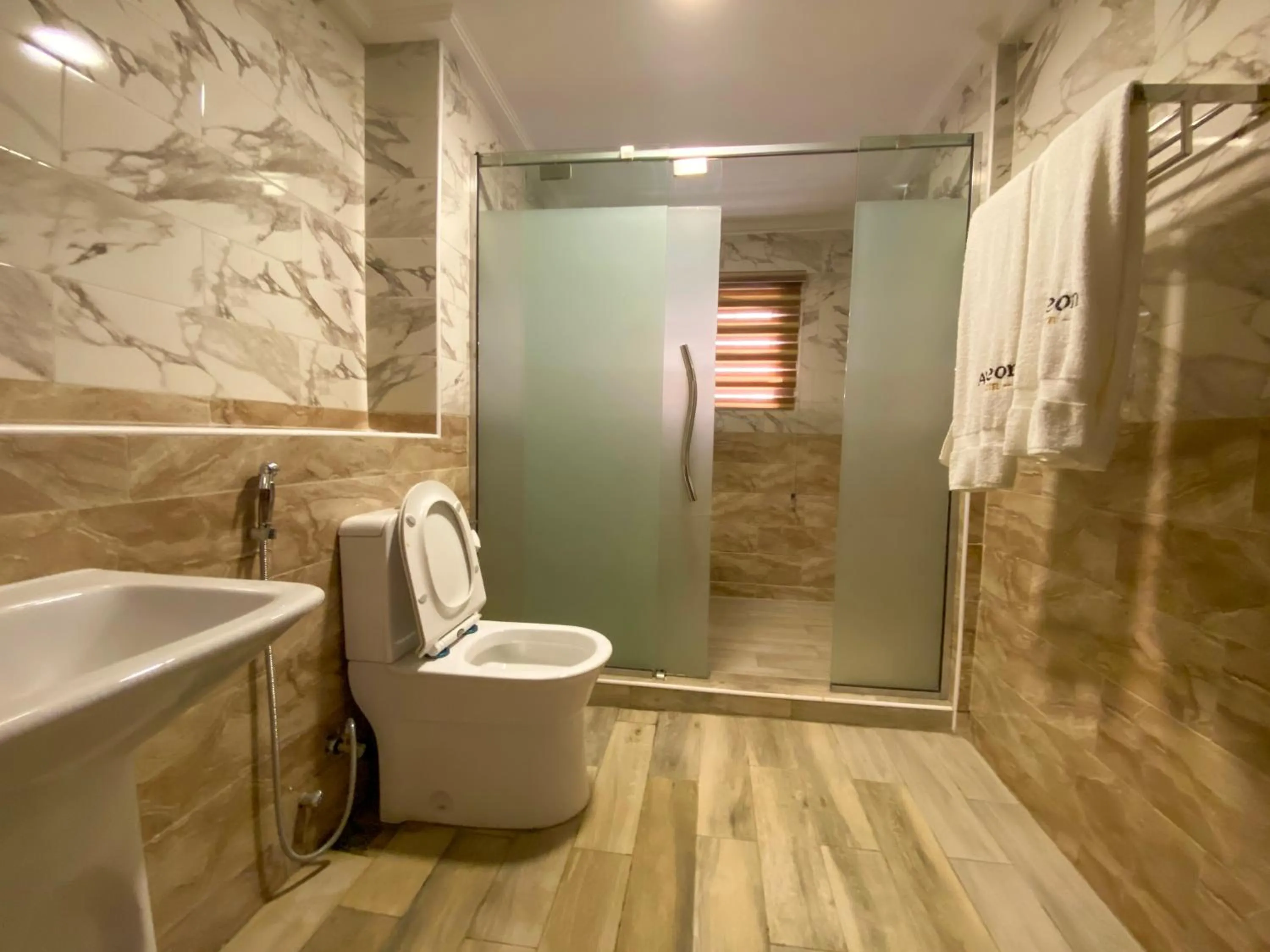 Shower in Aveon Hotel