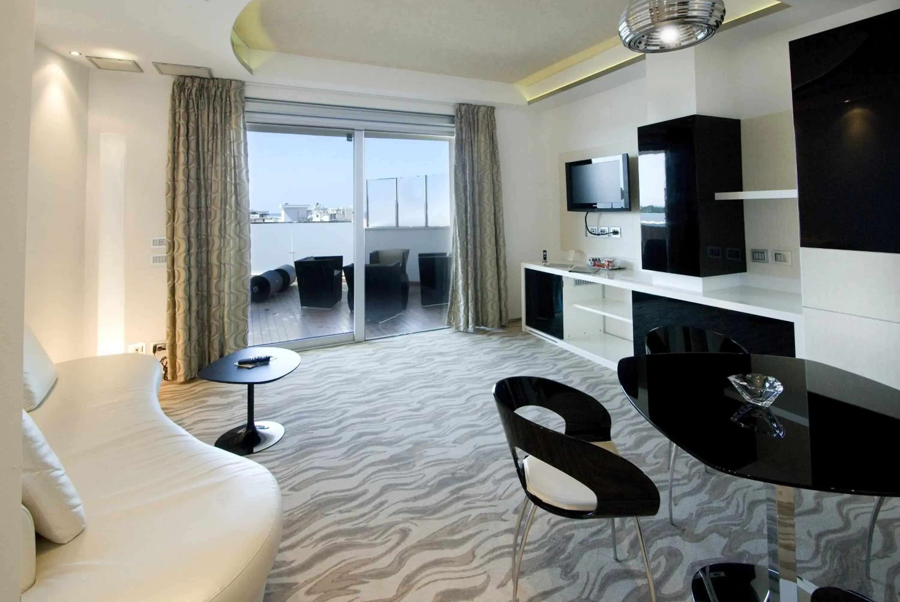 Luxury Suite - Top Floor (2 Adults) in Hotel Premier & Suites - Premier Resort Luxury Suite - Top Floor (2 Adults) in Hotel Premier & Suites - Premier Resort