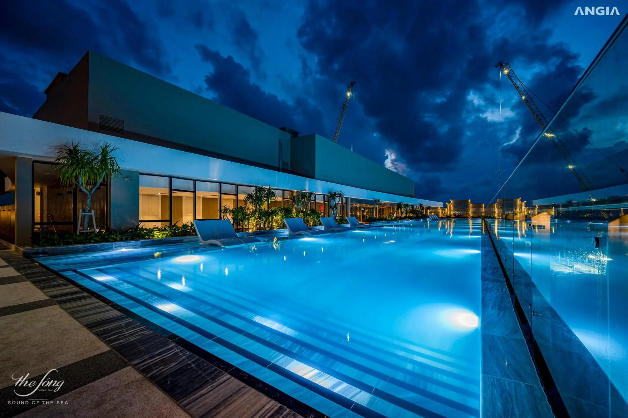 Swimming pool in THE SÓNG CONDOTEL APARTMENT VŨNG TÀU