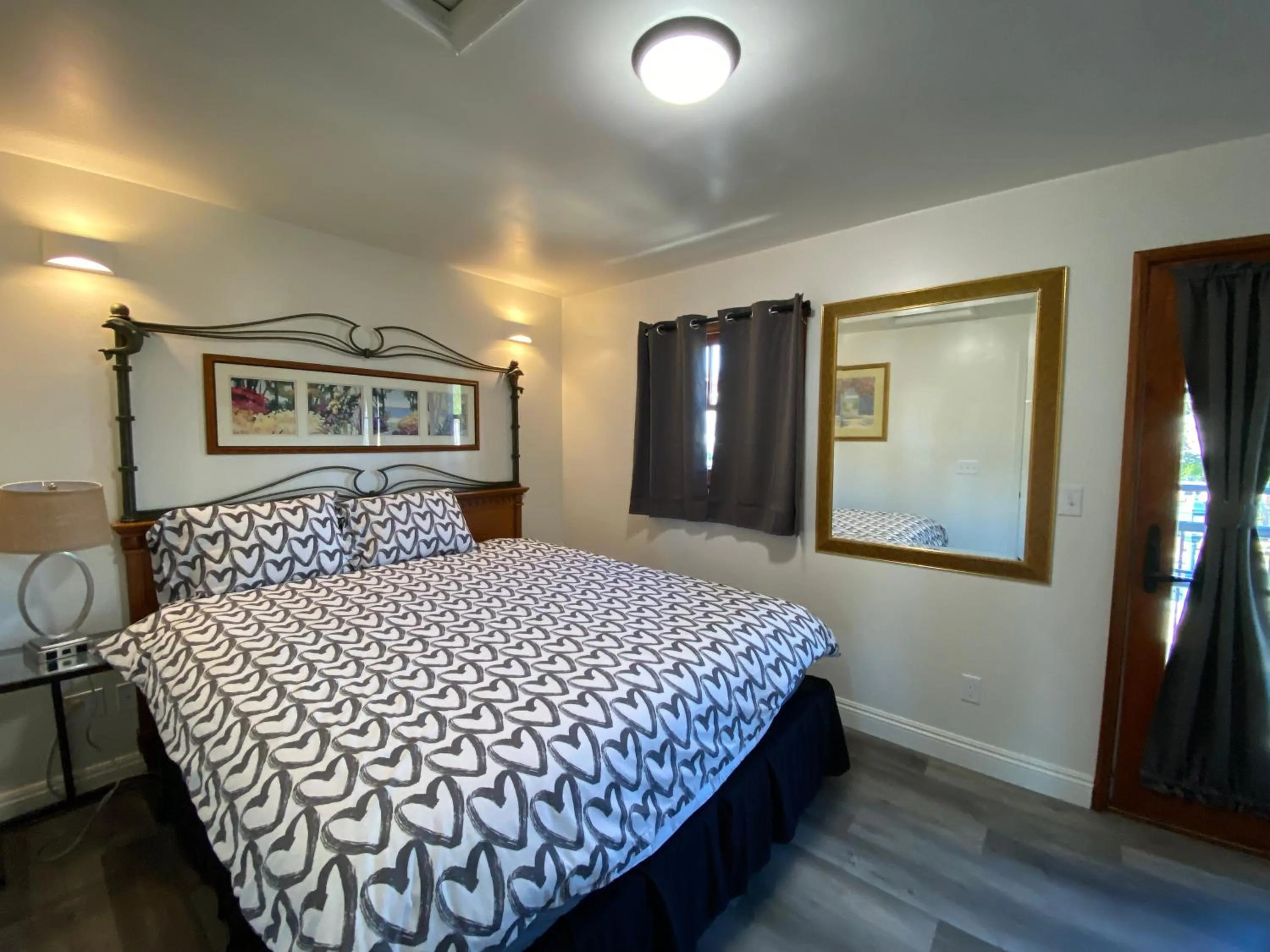 Bed in TIDE POOL VILLAS