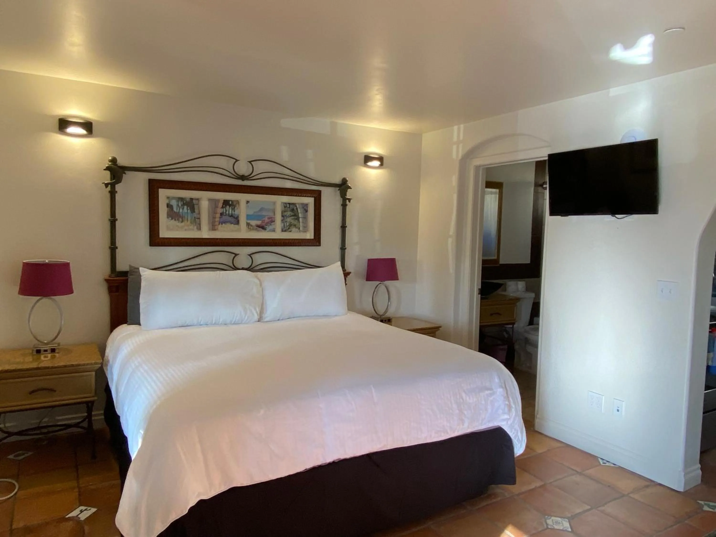 Bed in TIDE POOL VILLAS