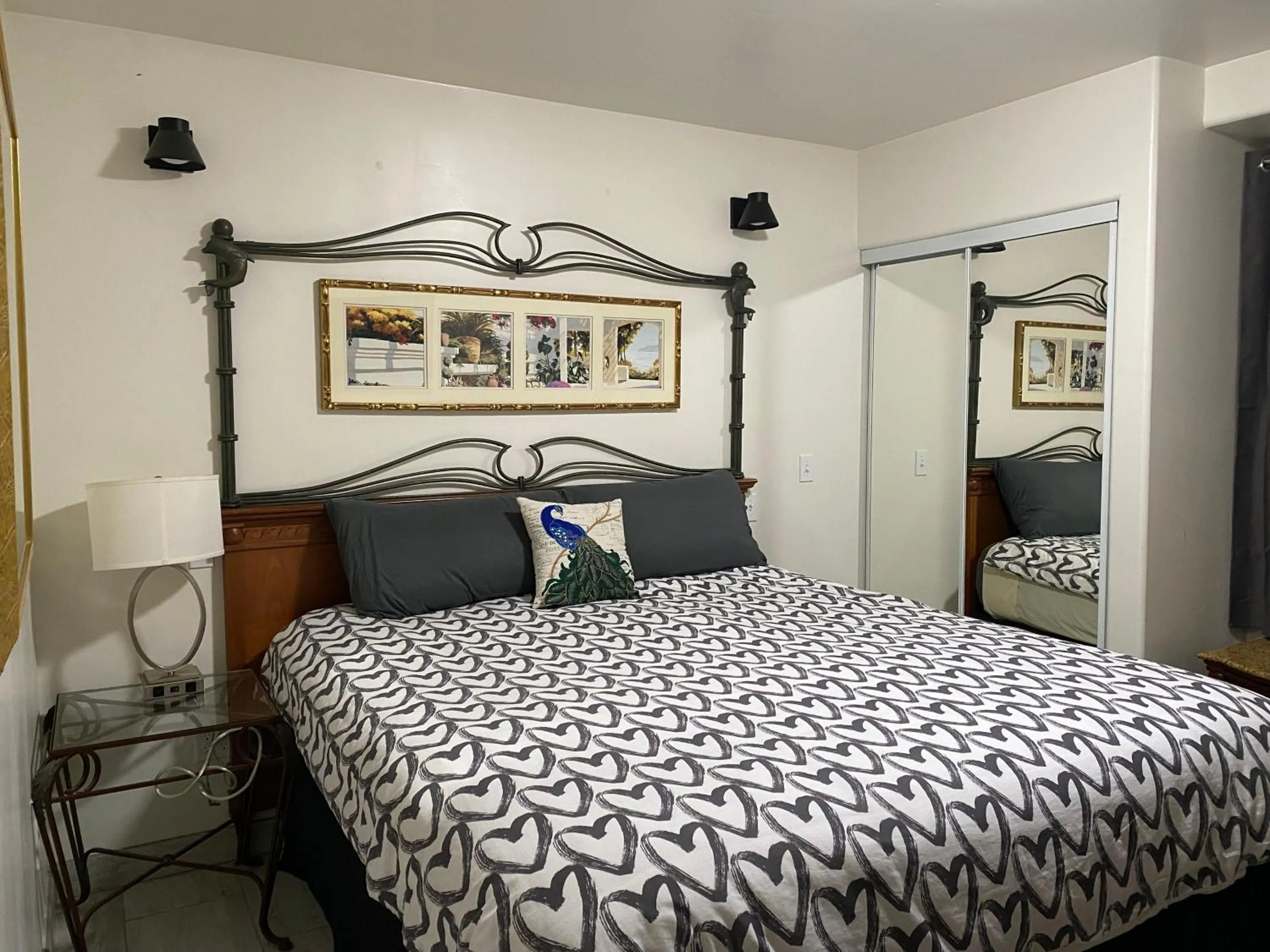 Bed in TIDE POOL VILLAS