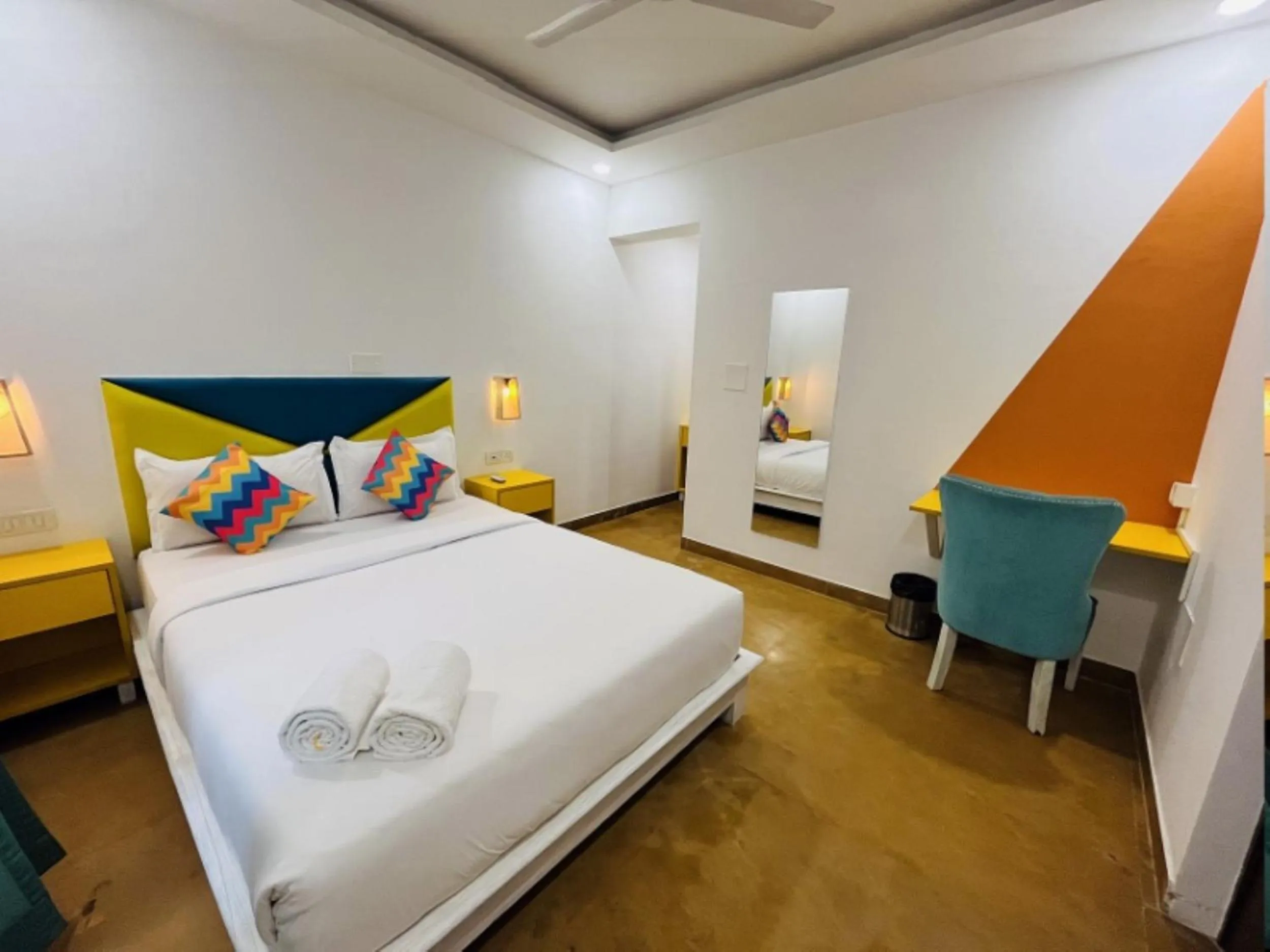 Bedroom, Bed in goSTOPS PLUS Goa, Vagator